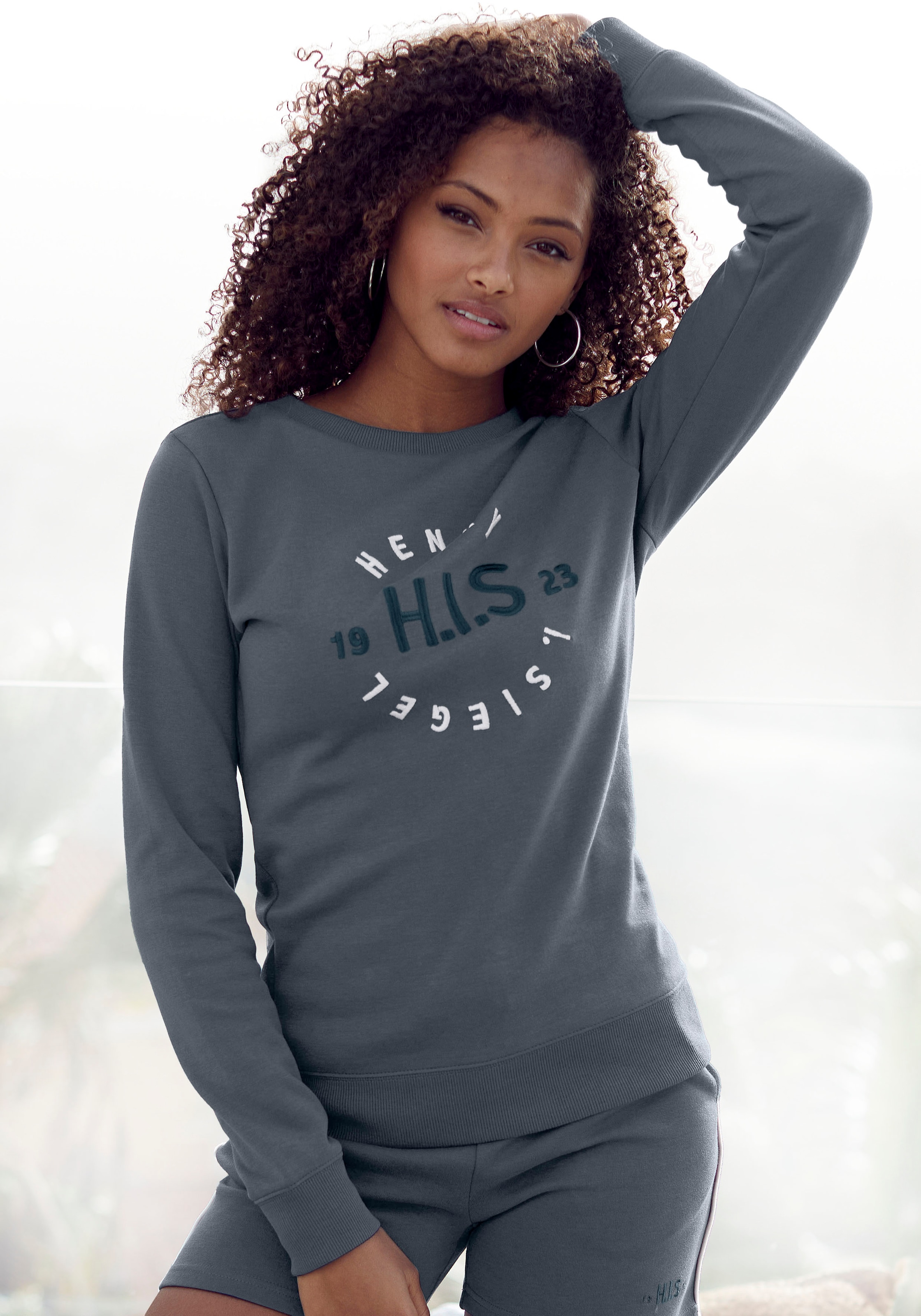 Sweatshirt, mit großer Logo Stickerei, Loungeanzug