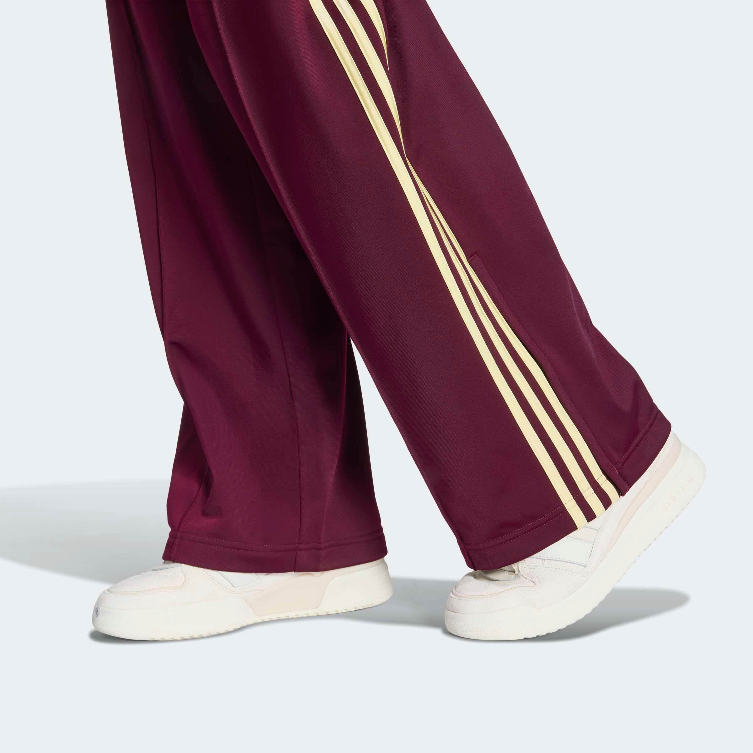 adidas Originals Sporthose »FIREBIRD, LOCKER GESCHNITTEN«  Firebird Loose Sporthose, lässig geschnitten