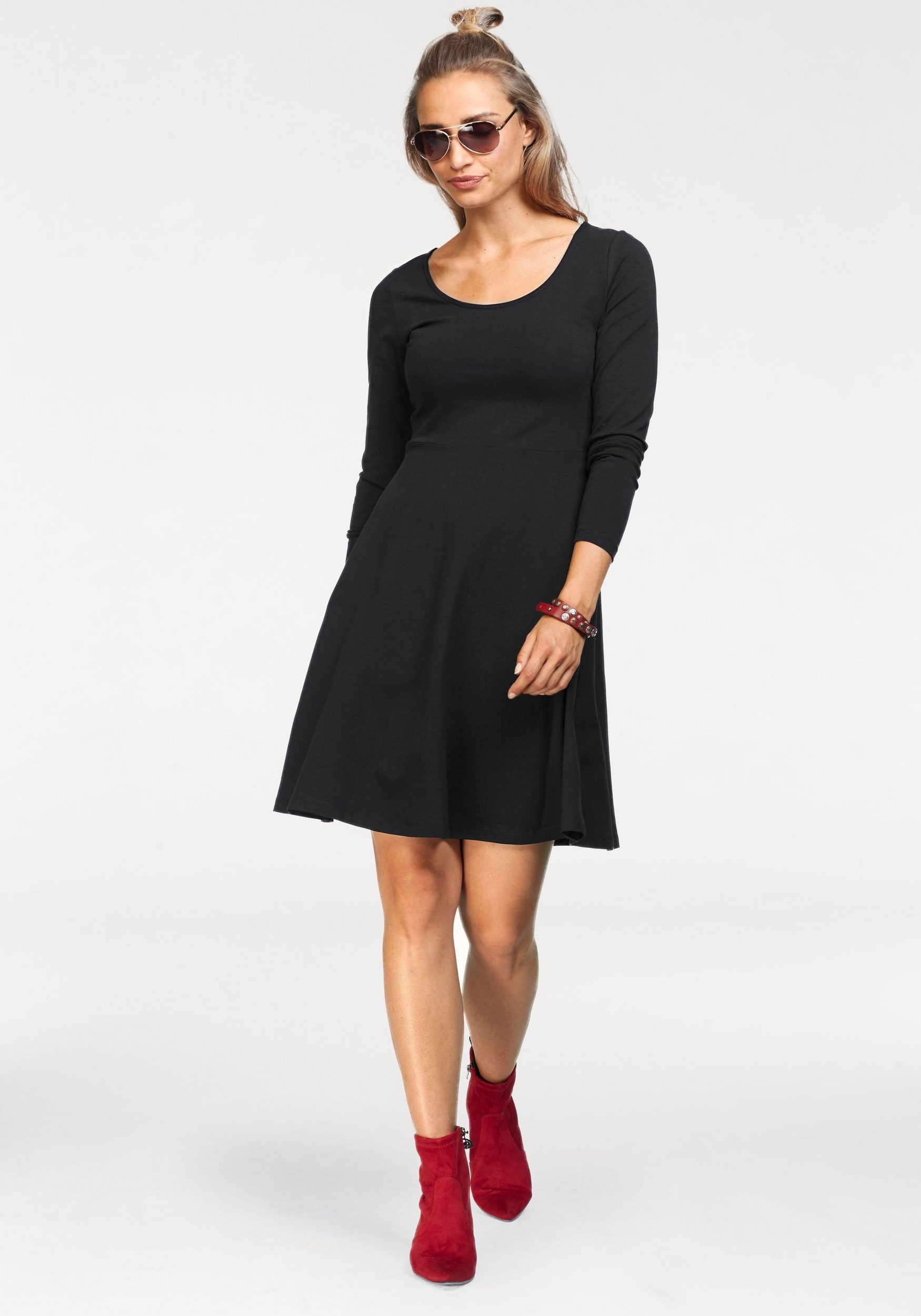 Aniston CASUAL Jerseykleid, mit Blumendruck oder in uni Schwarz