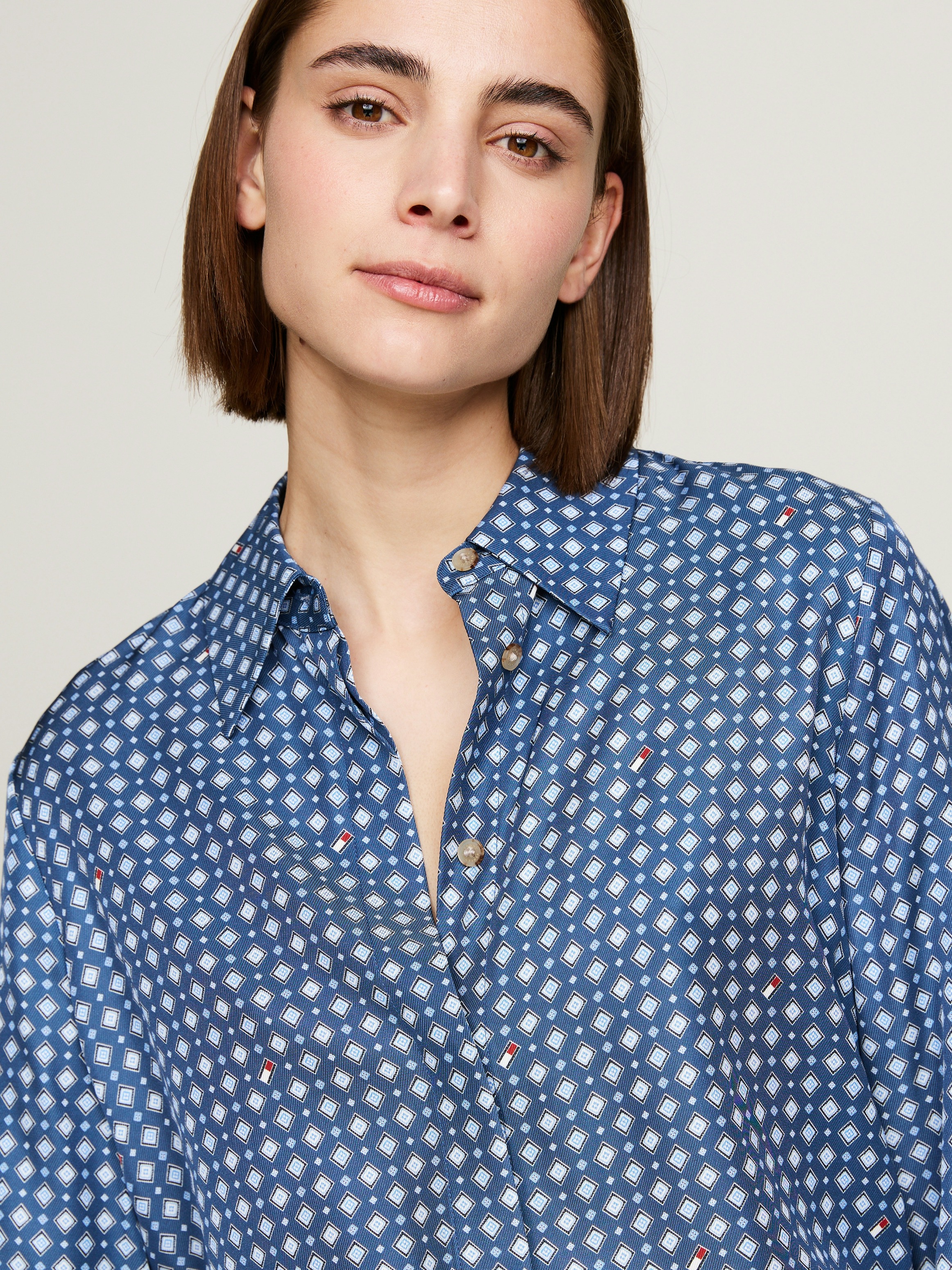 Tommy Hilfiger Hemdbluse »FOULARD REGULAR SHIRT«, mit Tommy Hilfiger Logo