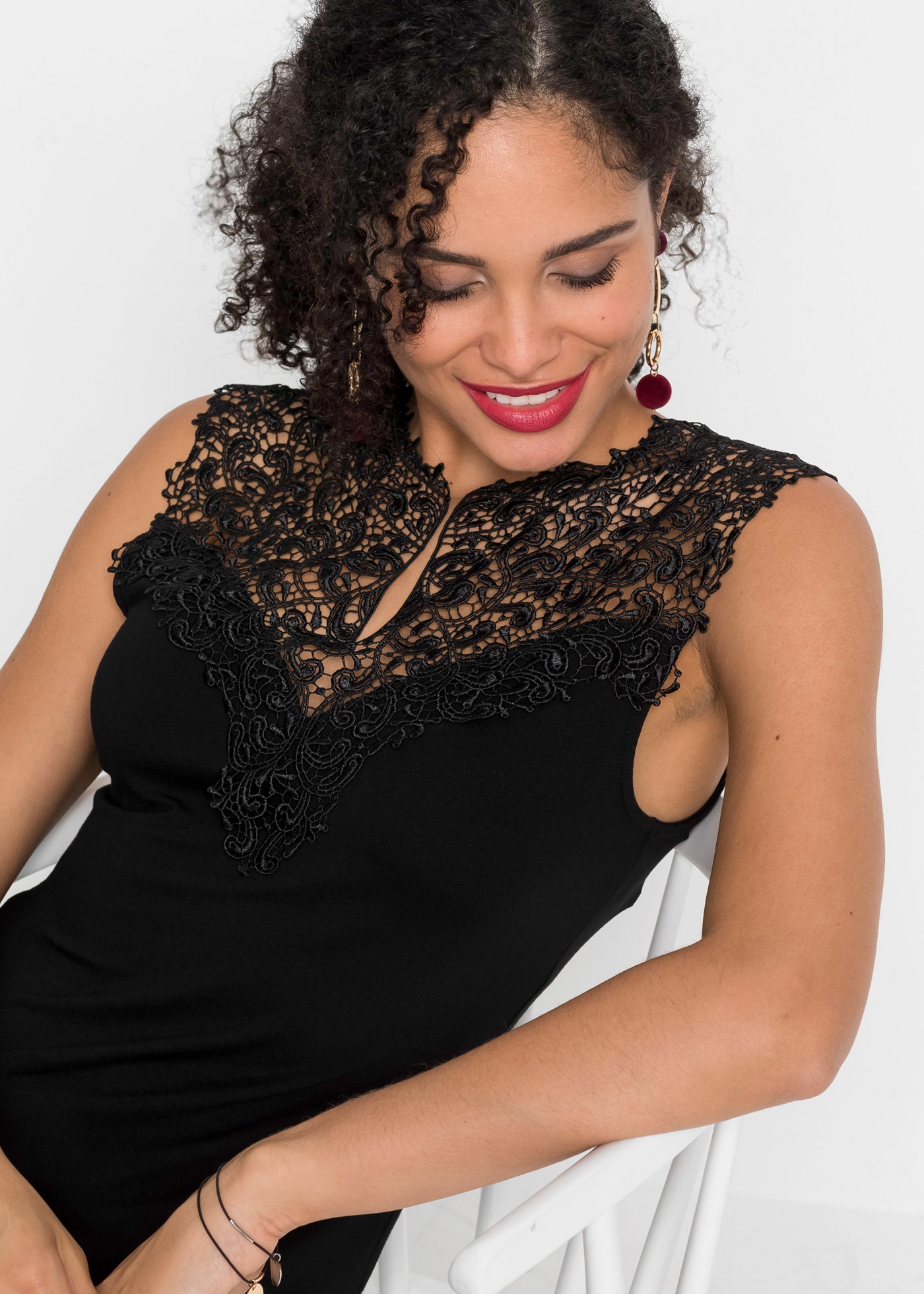 bonprix Shirttop »Top aus fließendem Viskose-Mix« figurenbetonte Passform, ärmelloses Design, eleganter Stil