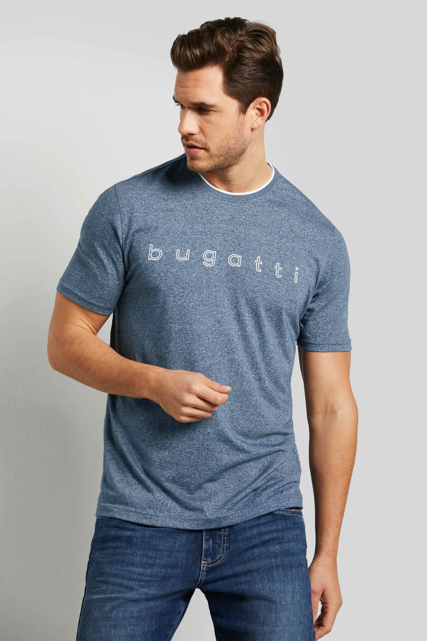 bugatti T-Shirt, mit modischen Kontraststreifen ♕ Kragen bei am