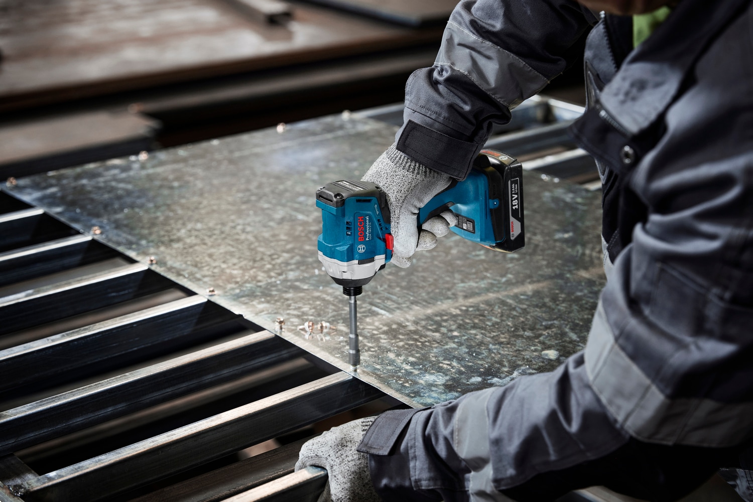 Bosch Professional Akku-Drehschlagschrauber »»GDR 18V-215«« Inkl. 2x Akku GBA 18V 4,0Ah, in L-BOXX 136