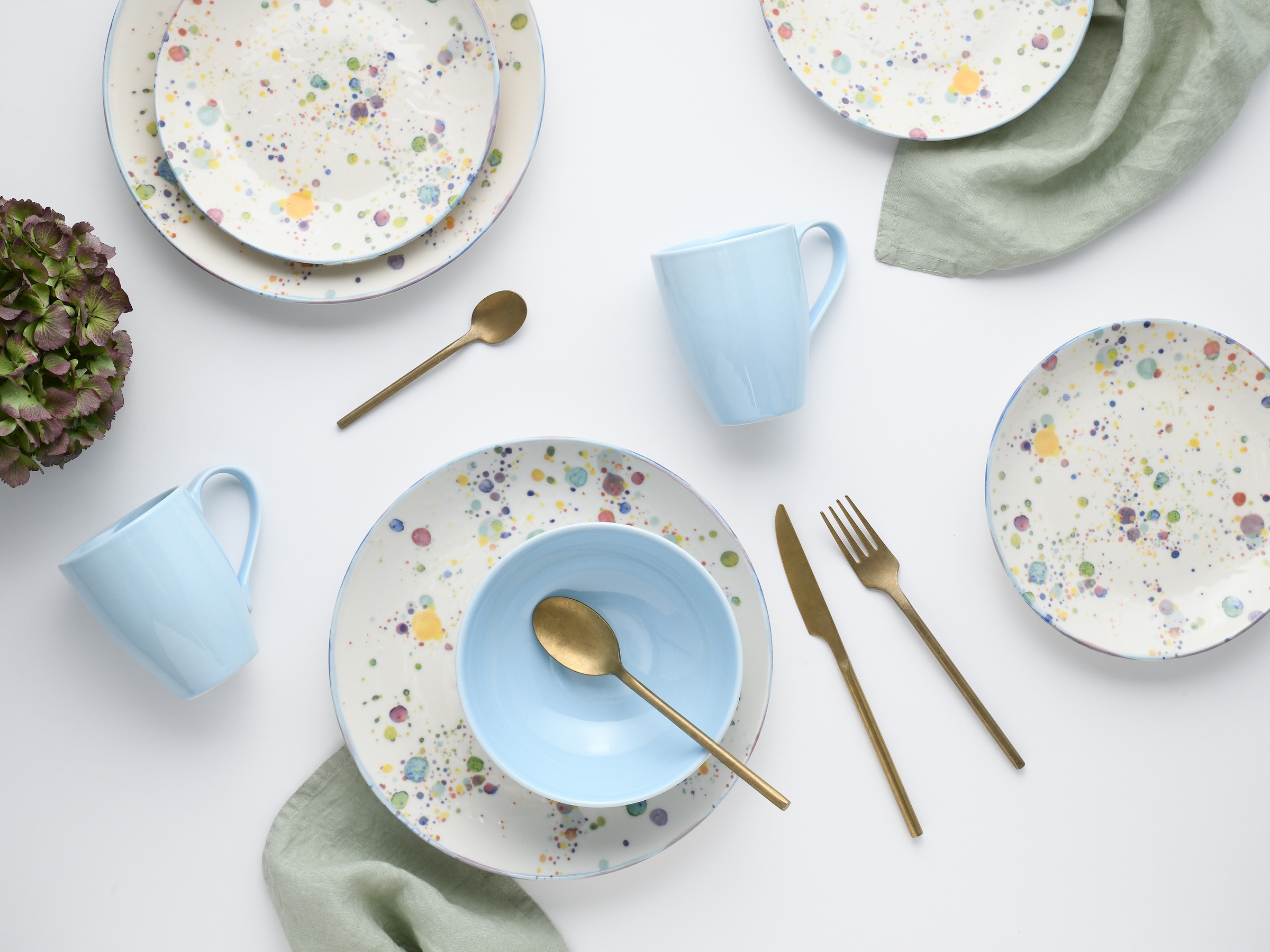 CreaTable Kombiservice »Candy Drops, Kombi-Service 16-tlg.« Unregelmäßige bunte Punkte, Gute Laune Geschirr, Frisch, Freundlich