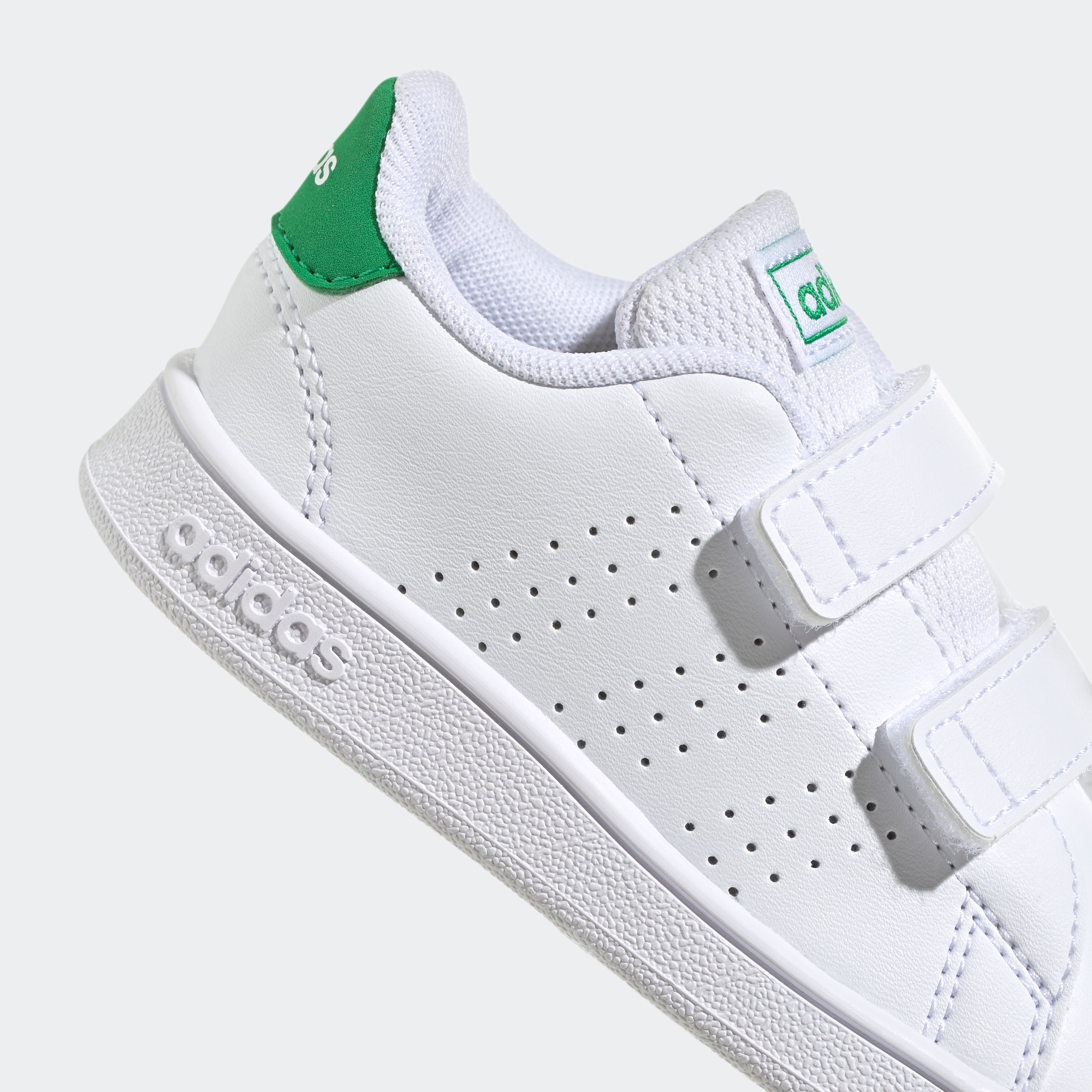 adidas Sportswear Sneaker »ADVANTAGE LIFESTYLE COURT TWO HOOK-AND-LOOP«  Design auf den Spuren des adidas Stan Smith, für Kinder