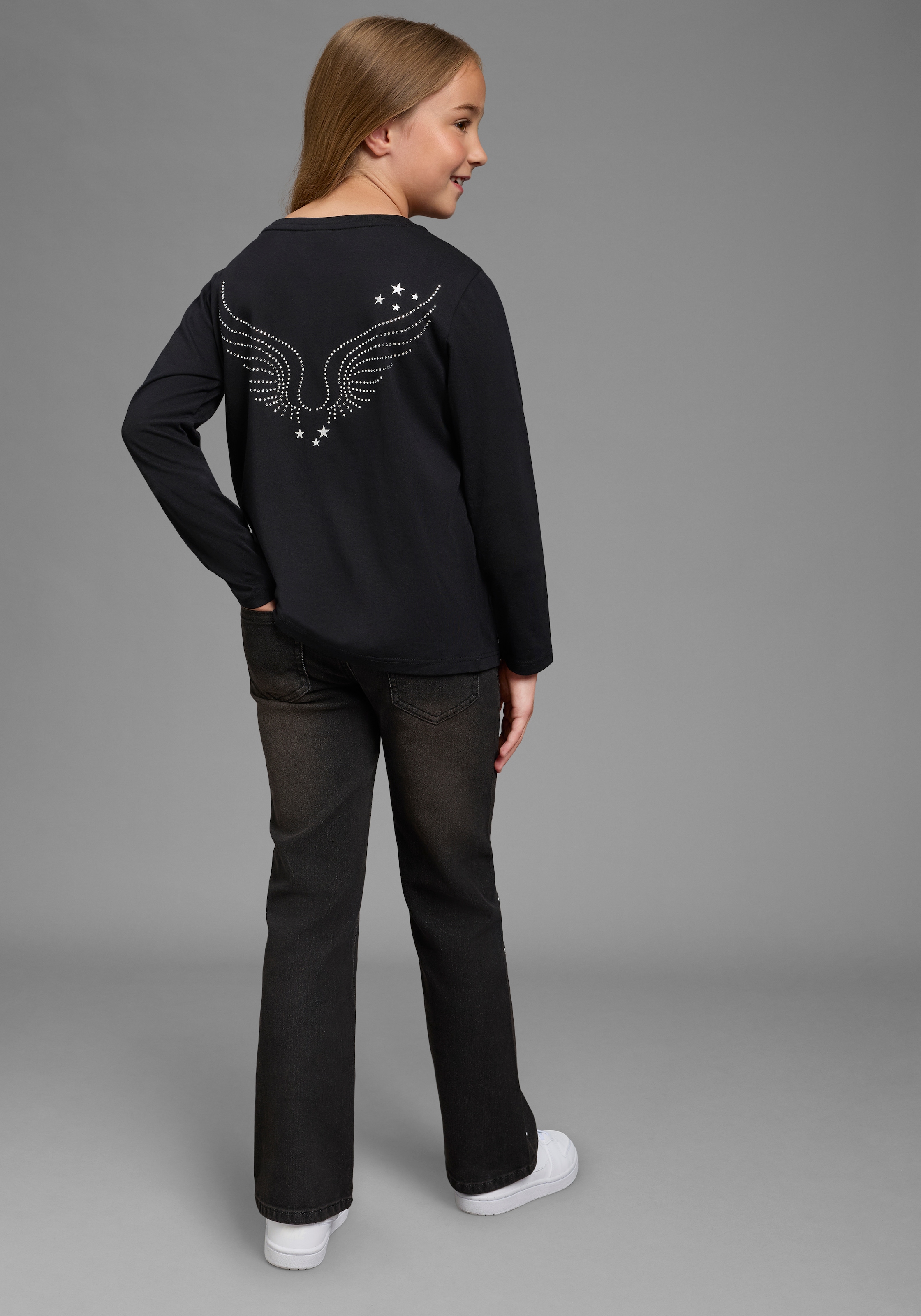 Bruno Banani Langarmshirt »Shirt mit Strass-Stein Applikation« langärmlig, hüftlange Basic-Passform, für Alltag und Streetwear