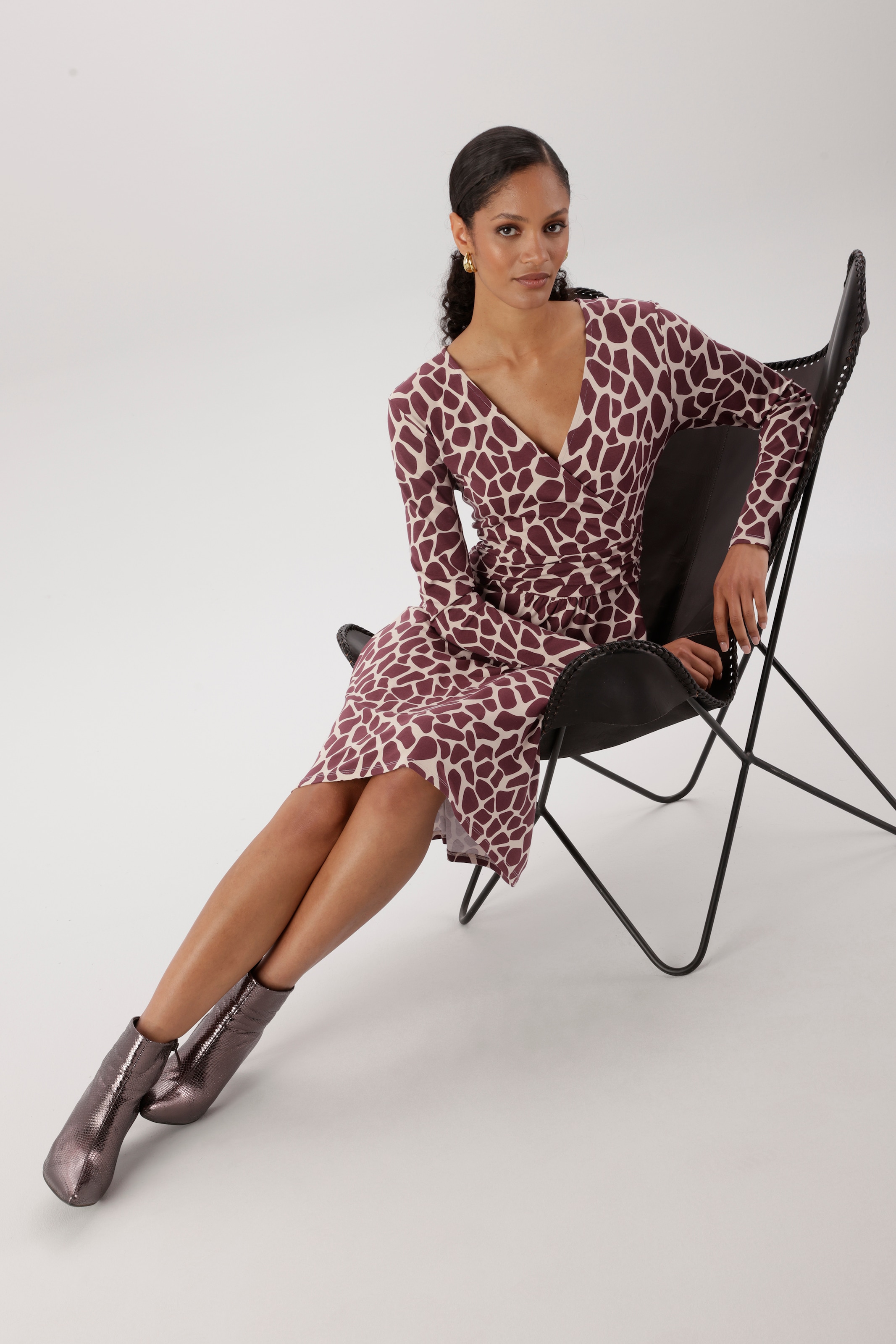 Aniston SELECTED Jerseykleid mit farbigem animal-print