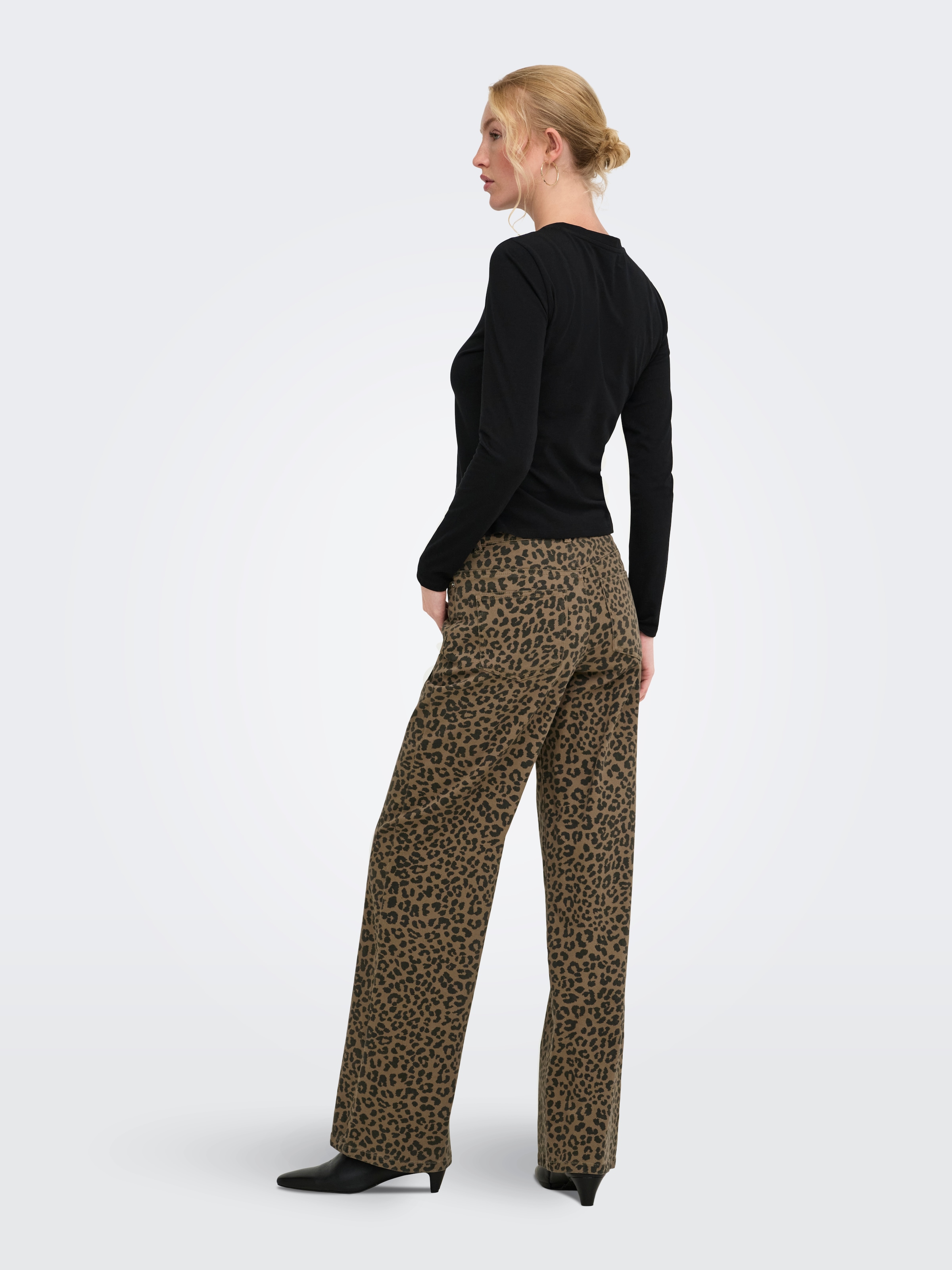 ONLY High-waist-Jeans »ONLMADISON HW WIDE ANIMAL PANT PNT« Baumwollmischung, wide fit, high waist