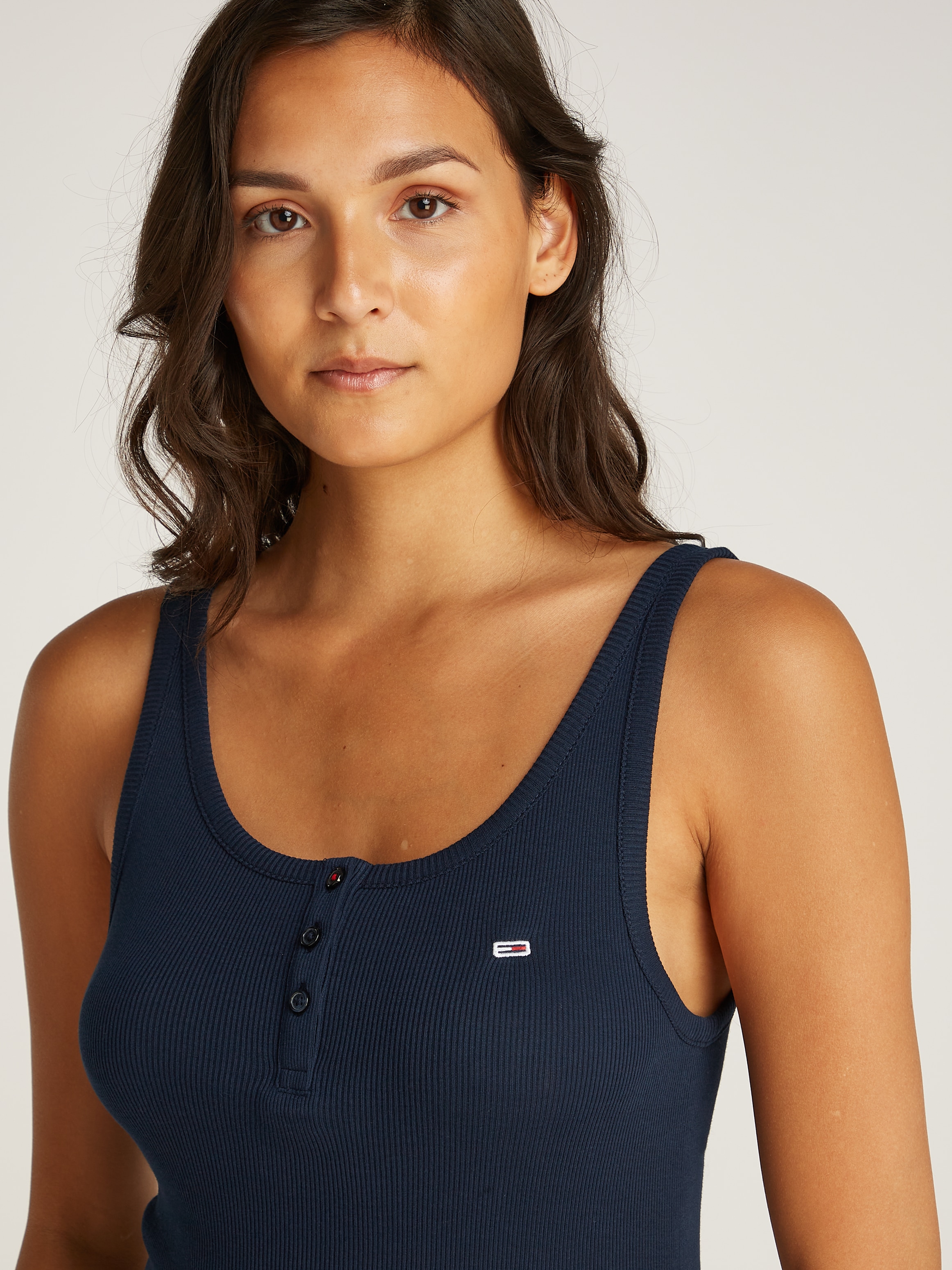 Tommy Jeans Jerseykleid »TJW BUTTON TANK DRESS«, mit Knopf