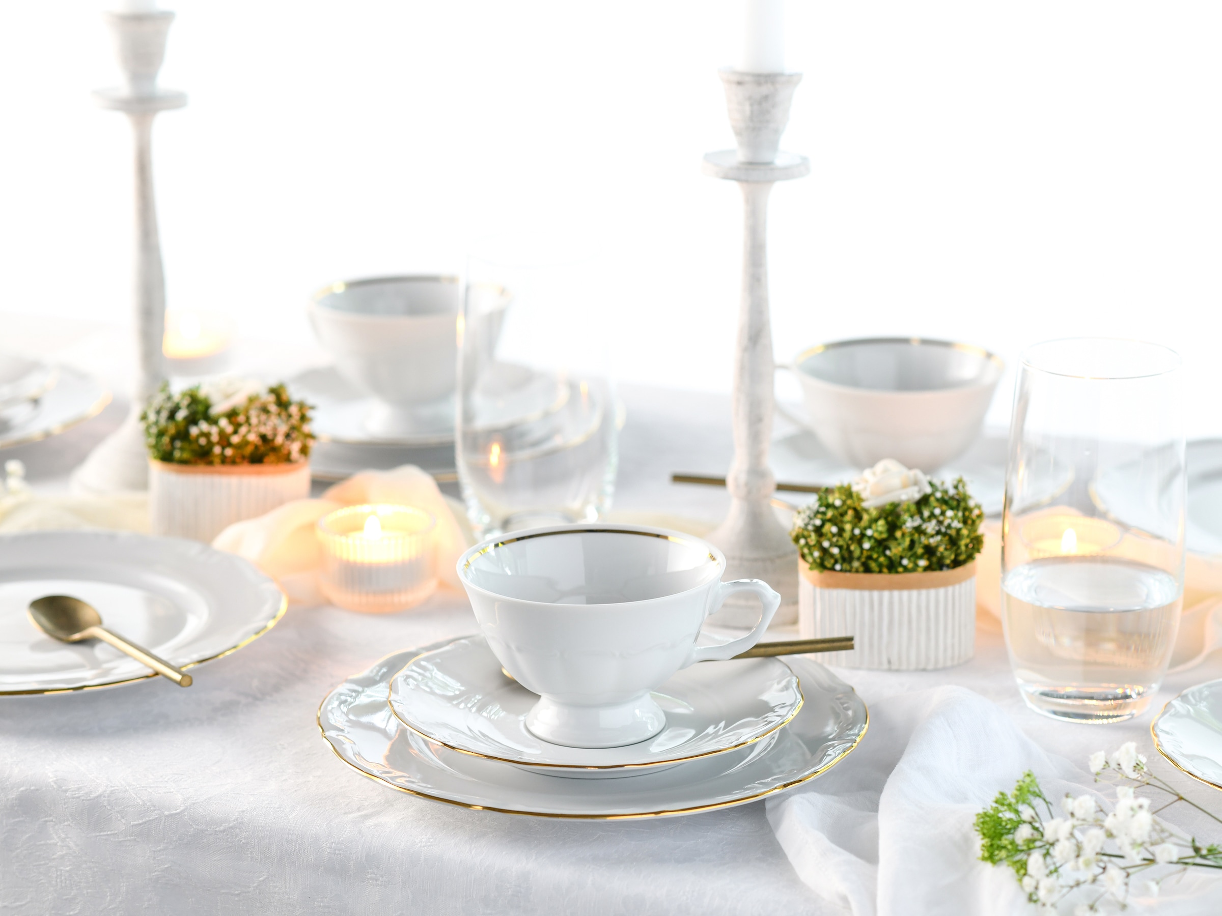 CreaTable Kaffeeservice »Maria Theresia, KaffeeService 18-tlg« Traditionelle Porzellanform