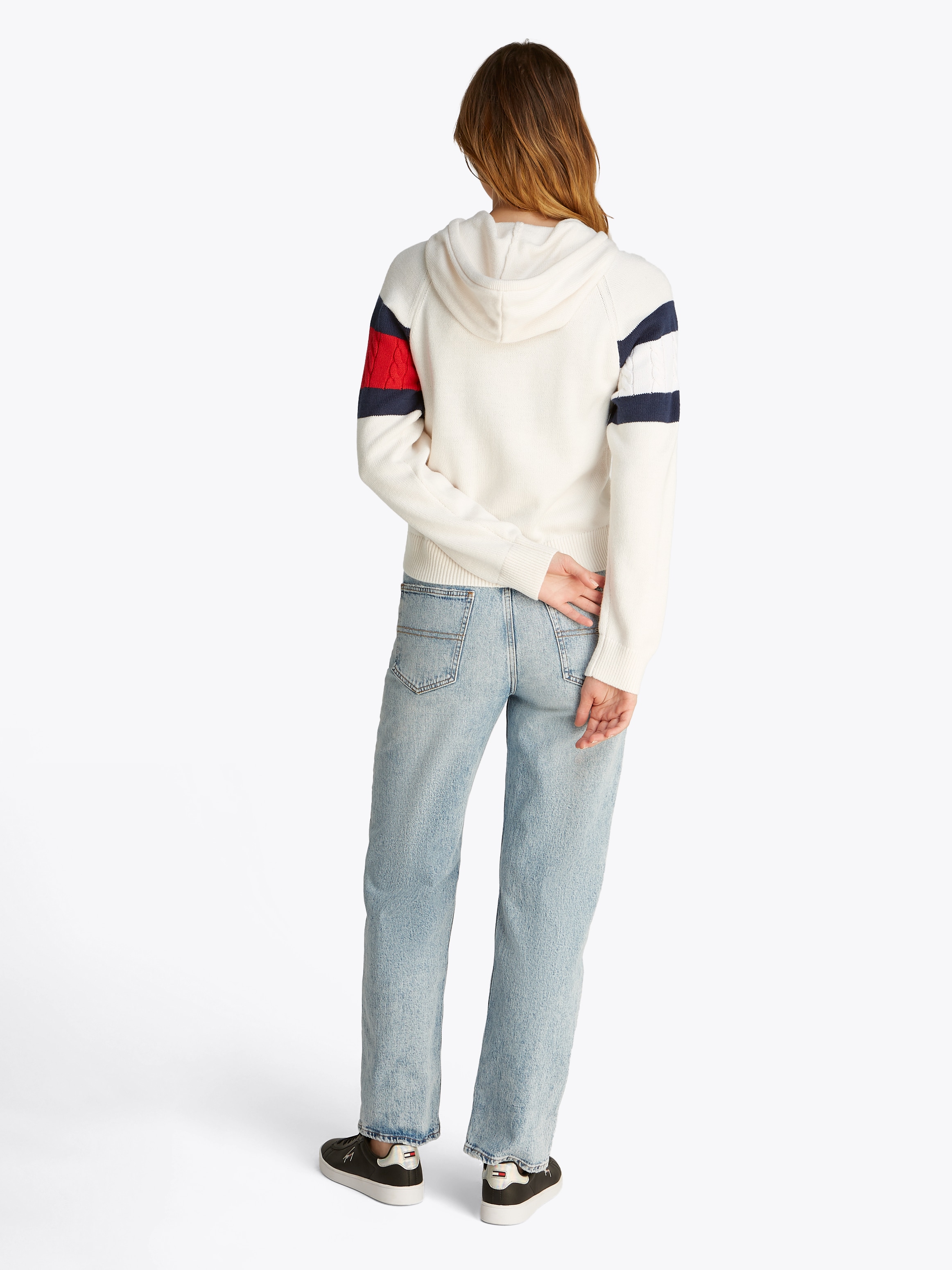 Tommy Jeans Kapuzenpullover »TJW CENTER FLAG HOOD SWEATER EXT«, mit Kapuze, großem Logo-Flag