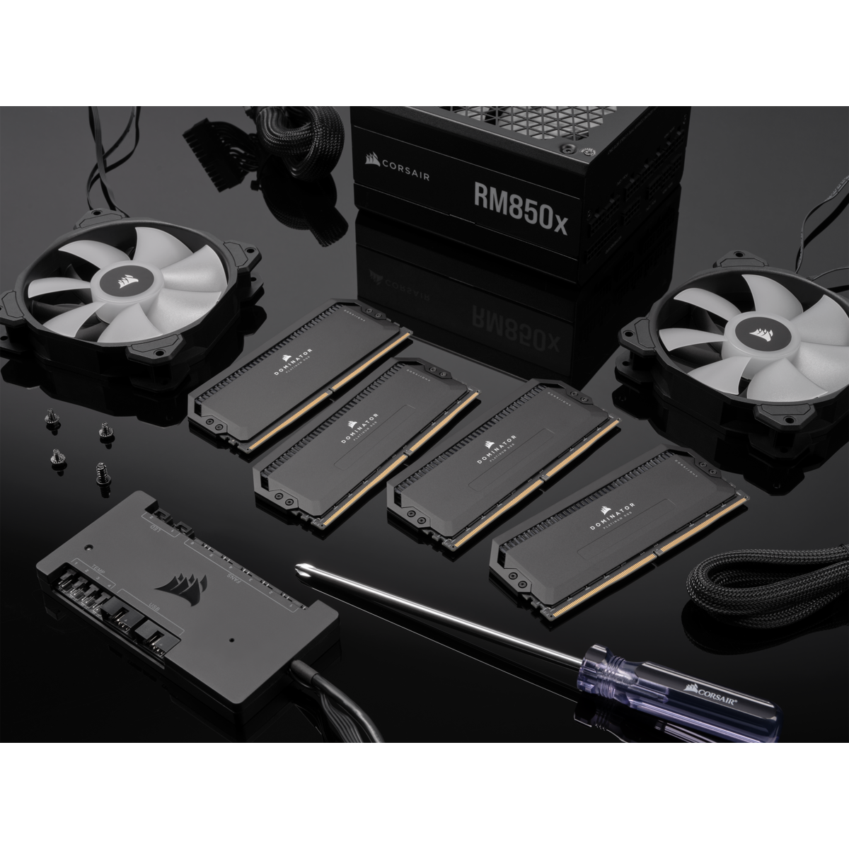 Corsair Arbeitsspeicher »Dominator Platinum RGB DDR5 6200MHz DIMM 32GB (2x16GB)«, RGB Beleuchtung ICUE