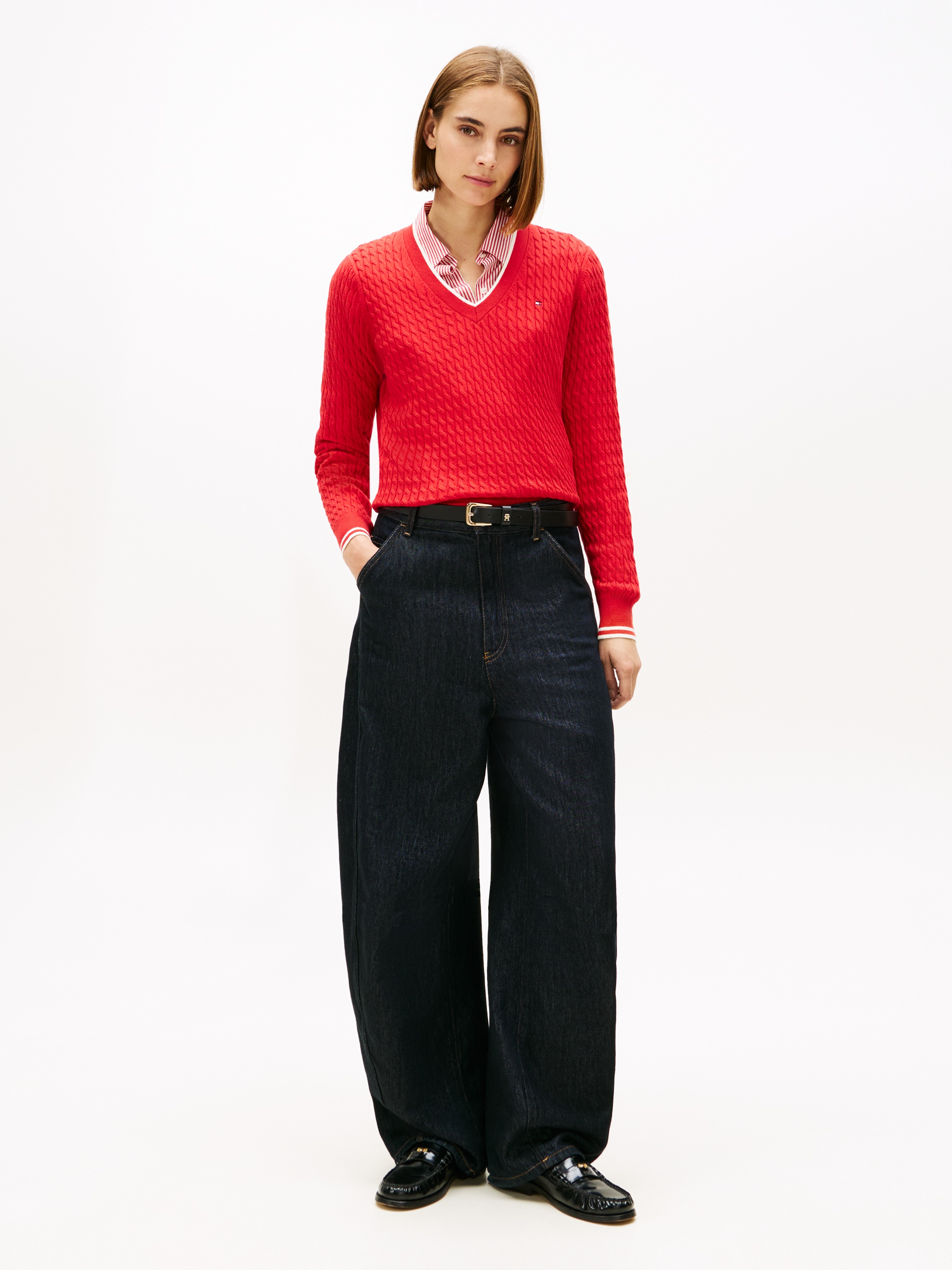 Tommy Hilfiger V-Ausschnitt-Pullover »CO CABLE V-NK LS SWT« mit Zopfmuster, Logostickerei