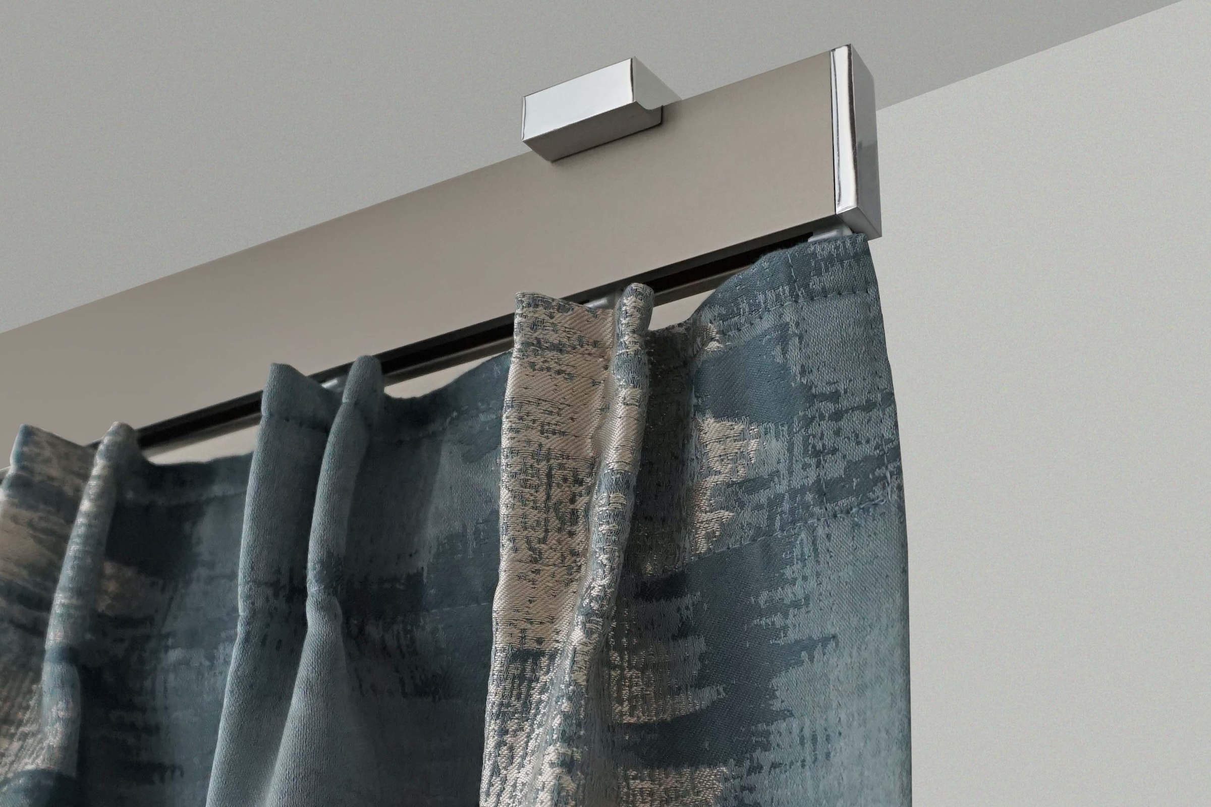 GARESA Gardinenstange "FLAT" 1 läufig-läufig Wunschmaßlänge Rechteckprofil, perfekter Lauf, modern, verlängerbar, mit Endkappe
