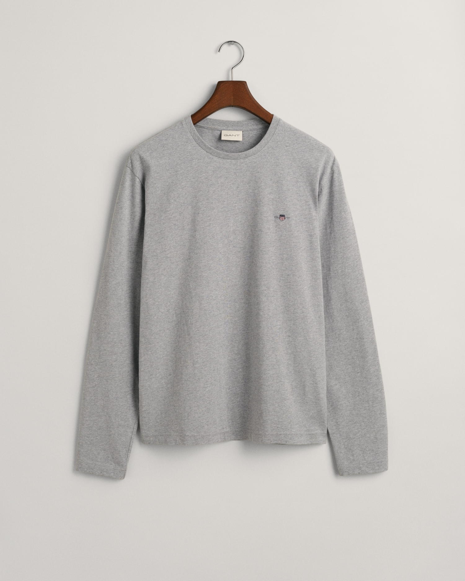 Gant Langarmshirt »REG SHIELD LS T-SHIRT«, mit Logostickerei auf der Brust