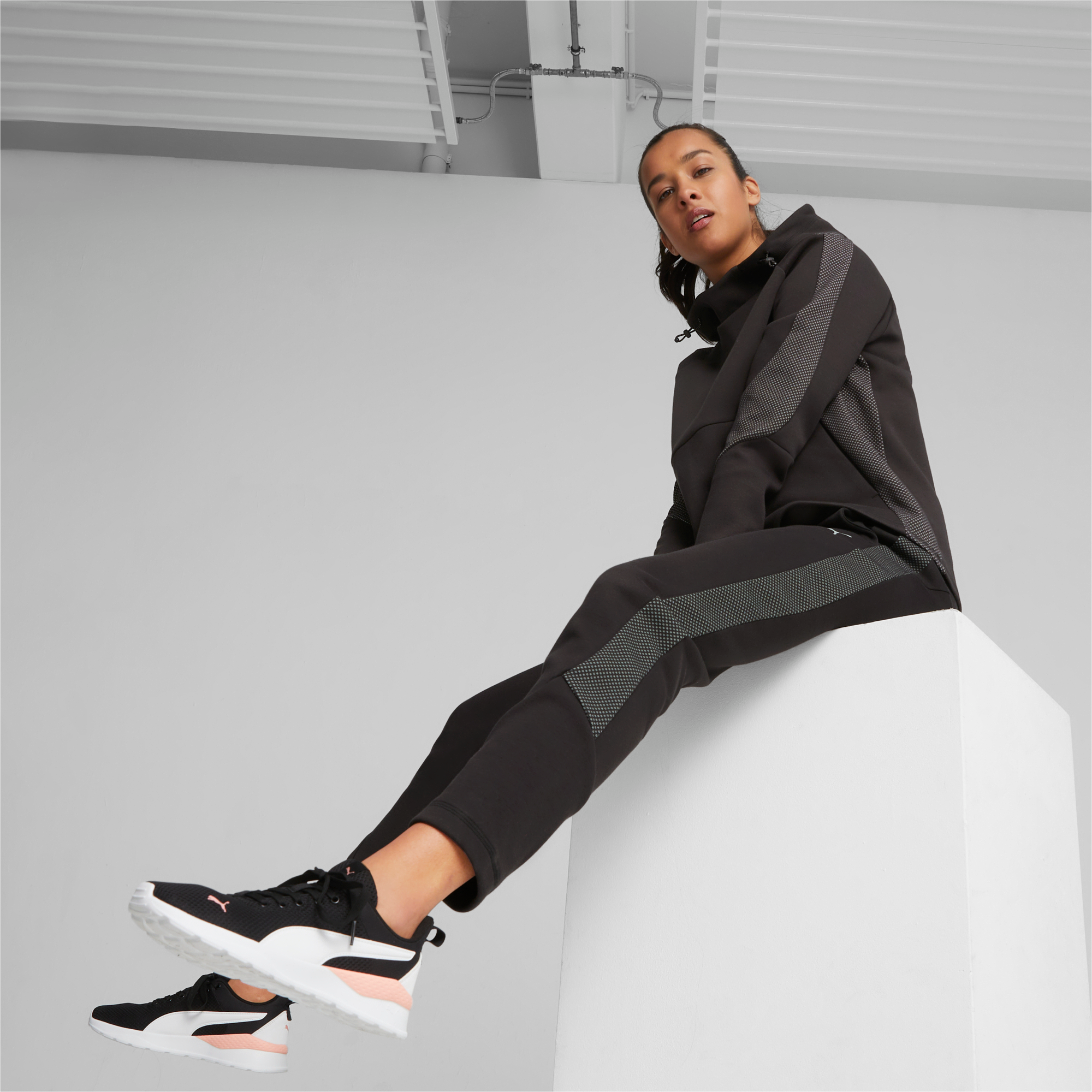 PUMA Sneaker »ANZARUN LITE«  mit atmungsaktivem Textil-Obermaterial, mit SOFTFOAM+ Einlegesohle