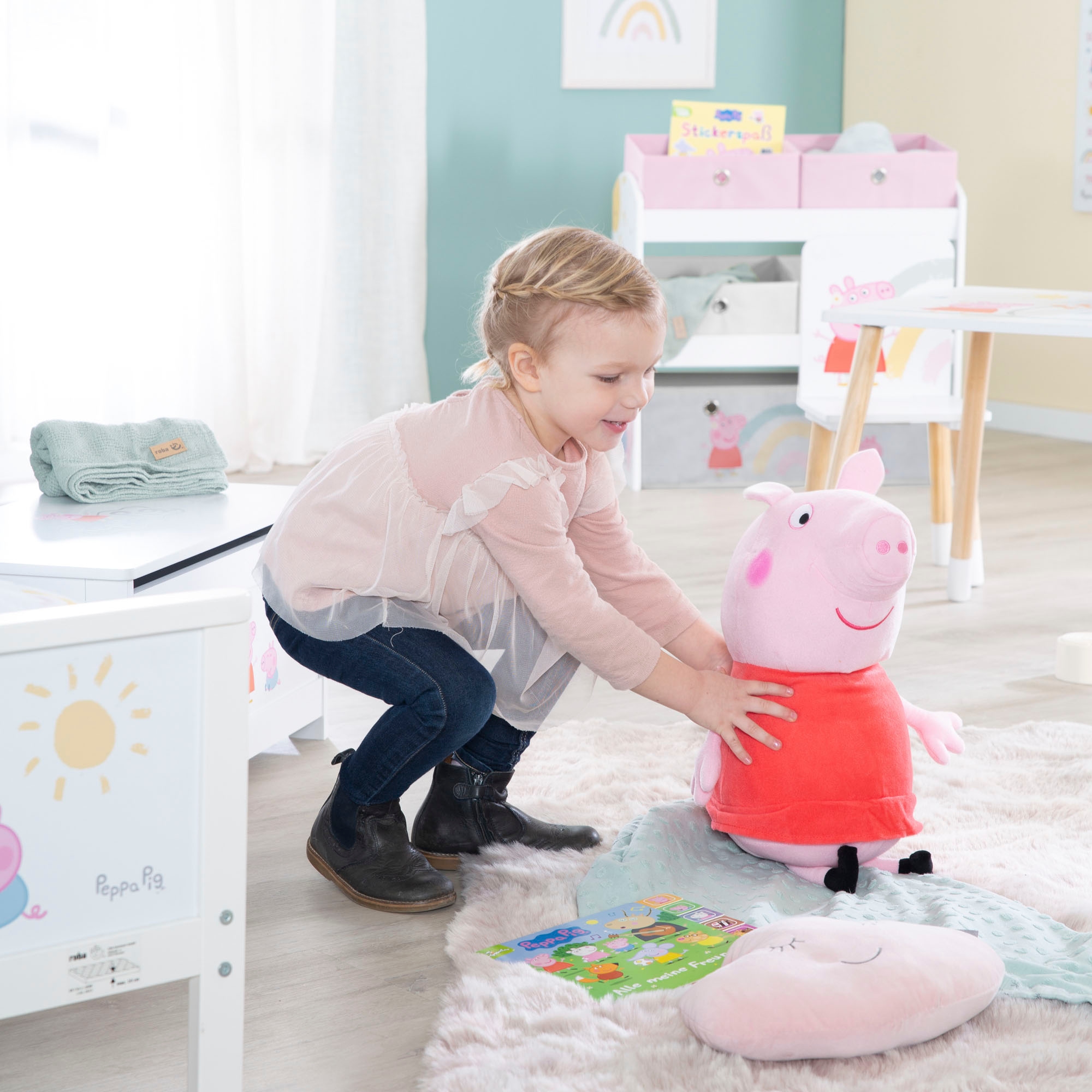 roba® Kinderregal »Peppa Pig, weiß«, inklusive 5 Stoffboxen in 2 Größen