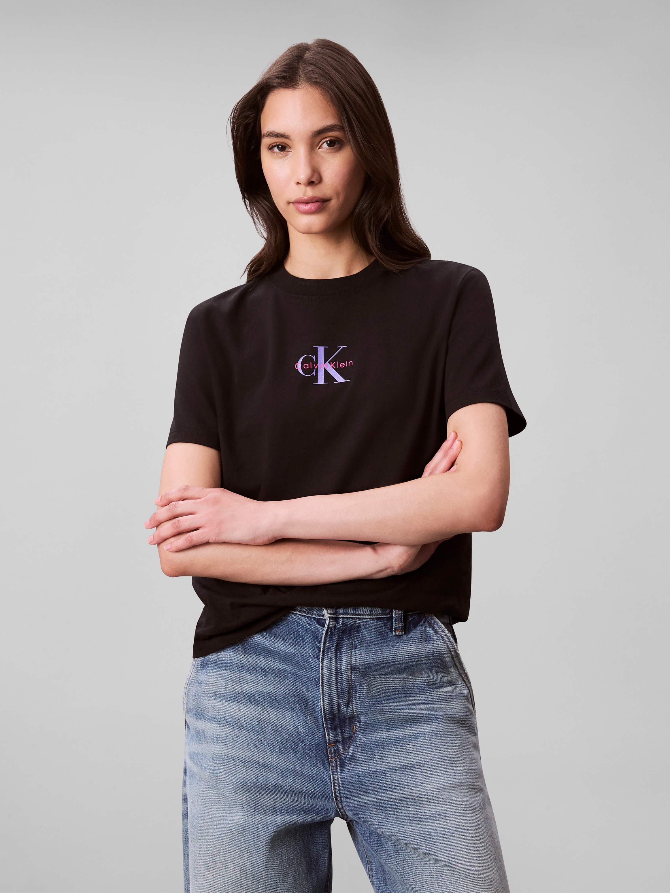 Calvin Klein Jeans Kurzarmshirt »SS 20s CLASSIC LOGO TEE« Mit Glitzer-Logo