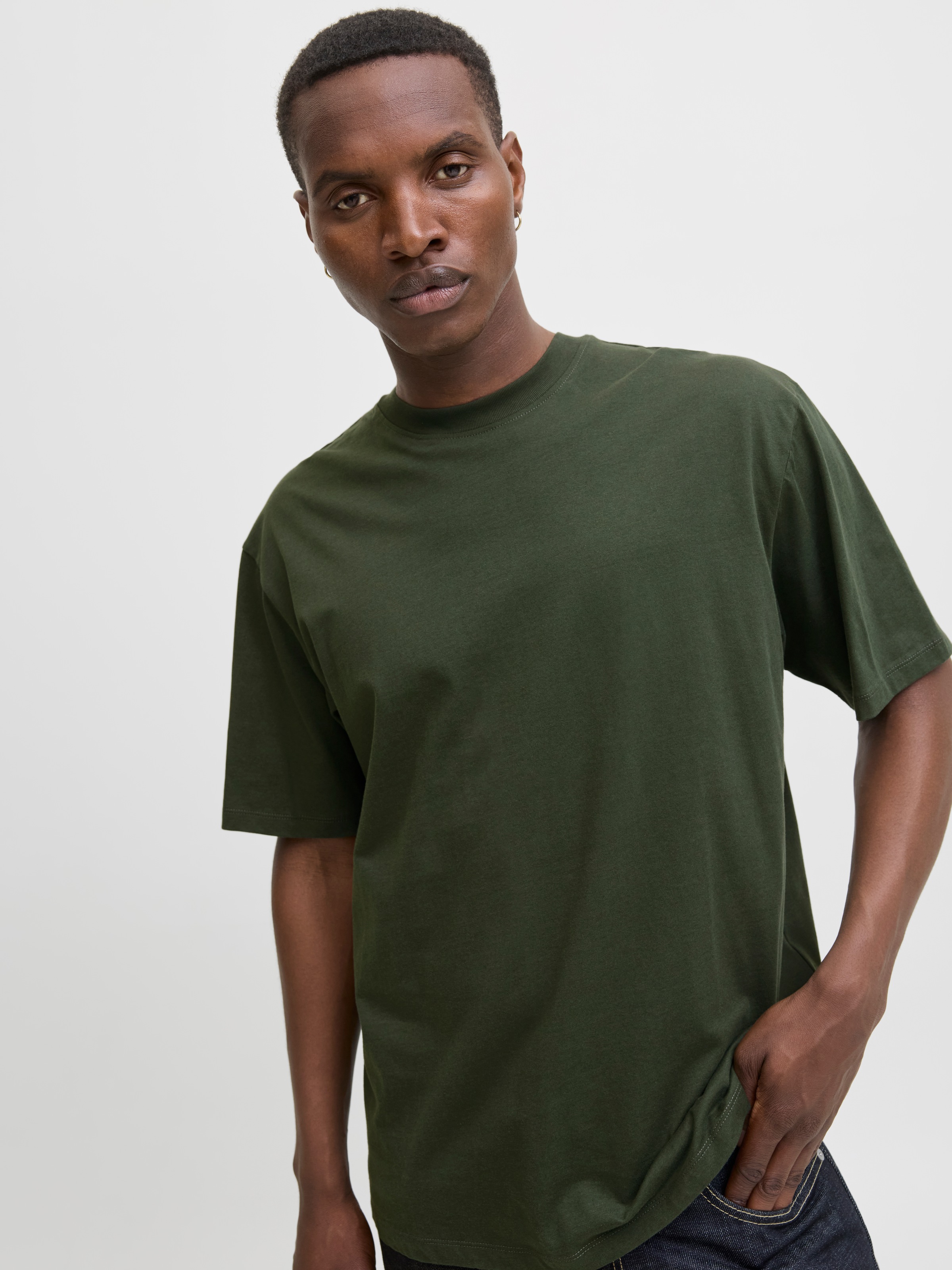 Jack & Jones Oversize-Shirt »JJEBRADLEY Oversize T-Shirt mit klassischem Rundhalsausschnitt« mit gekämmten Jersey