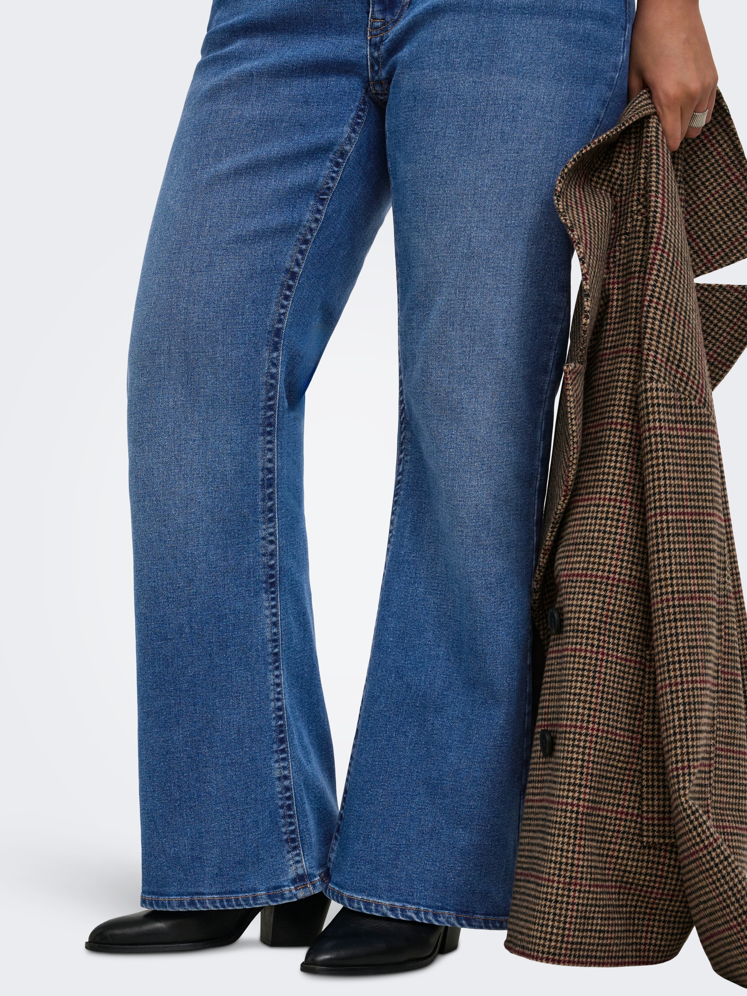 ONLY CARMAKOMA Bootcut-Jeans »CARPHOEBE REG BACK POC FLA PIM852 NOOS« Baumwollmischung, Regular Waist