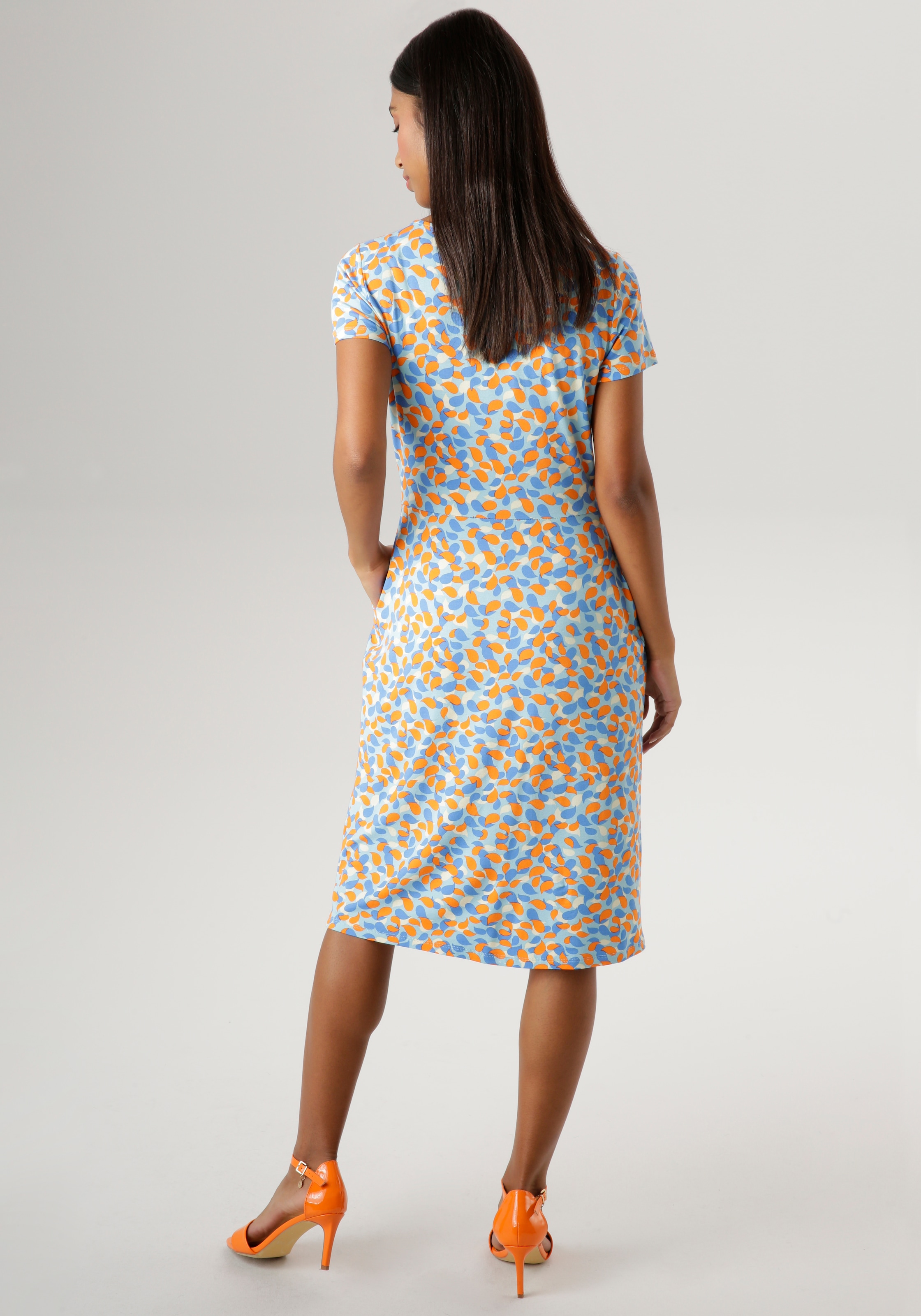 Aniston SELECTED Sommerkleid, mit seitlichen Taschen