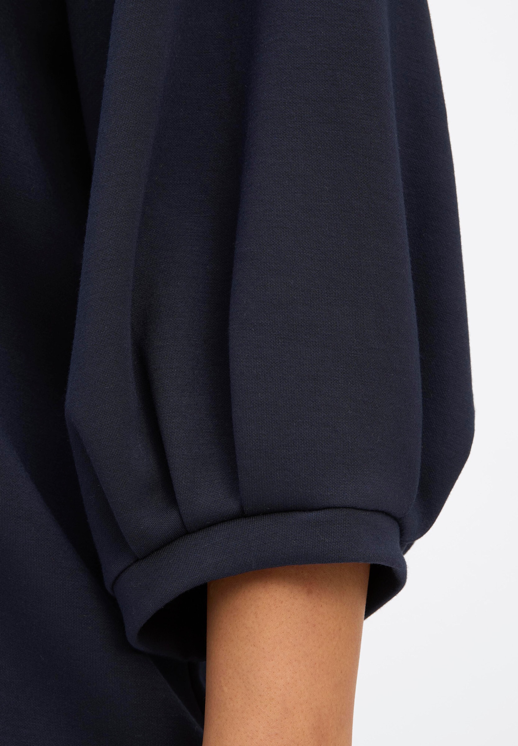 Sheego Sweatshirt »Sweatshirt Sweatshirt mit Frontprint und Häkelblumen«
