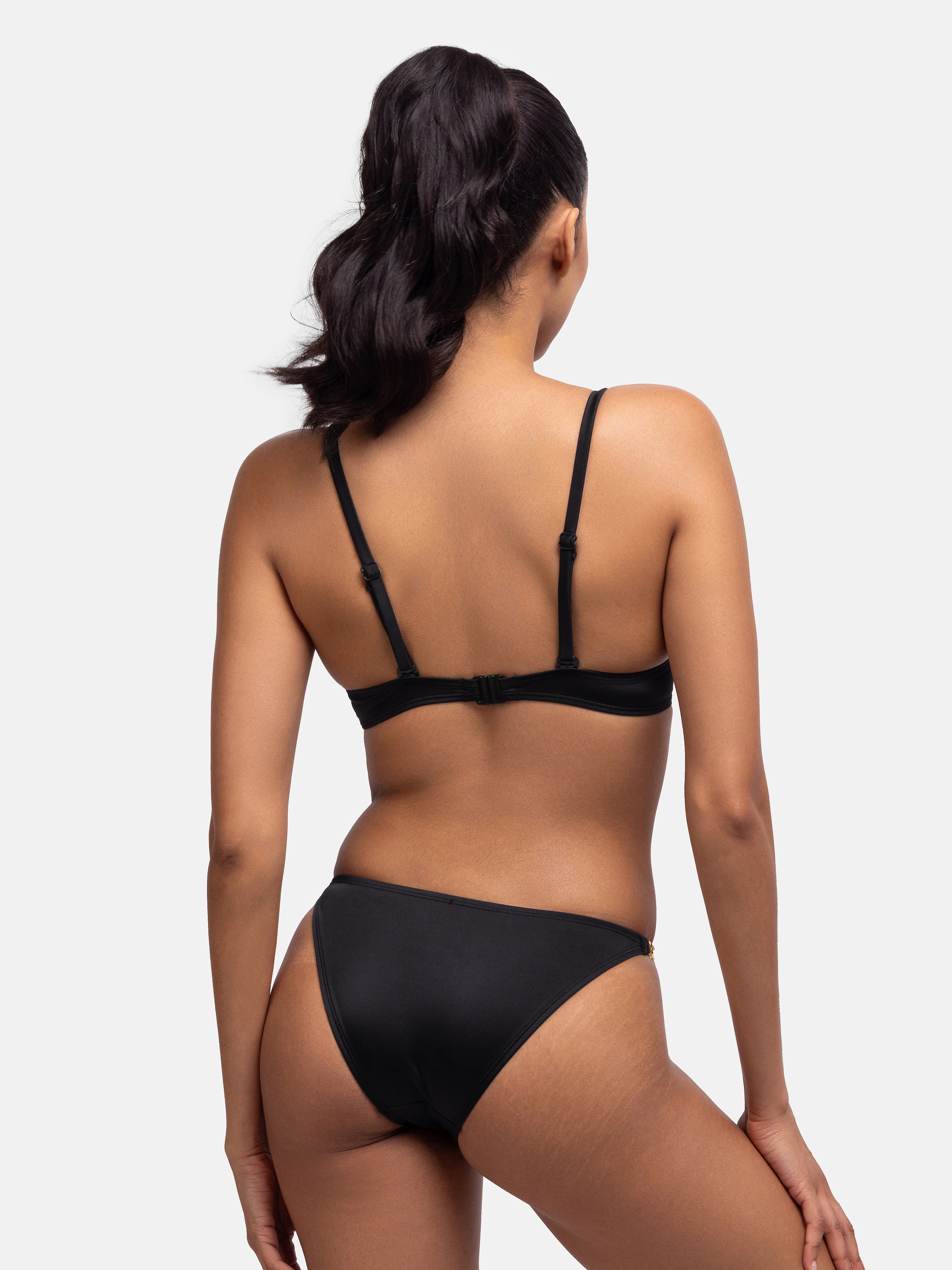 Dorina Bikini-Hose »FILAO«, Mit modischen goldfarbenen Kettendetails