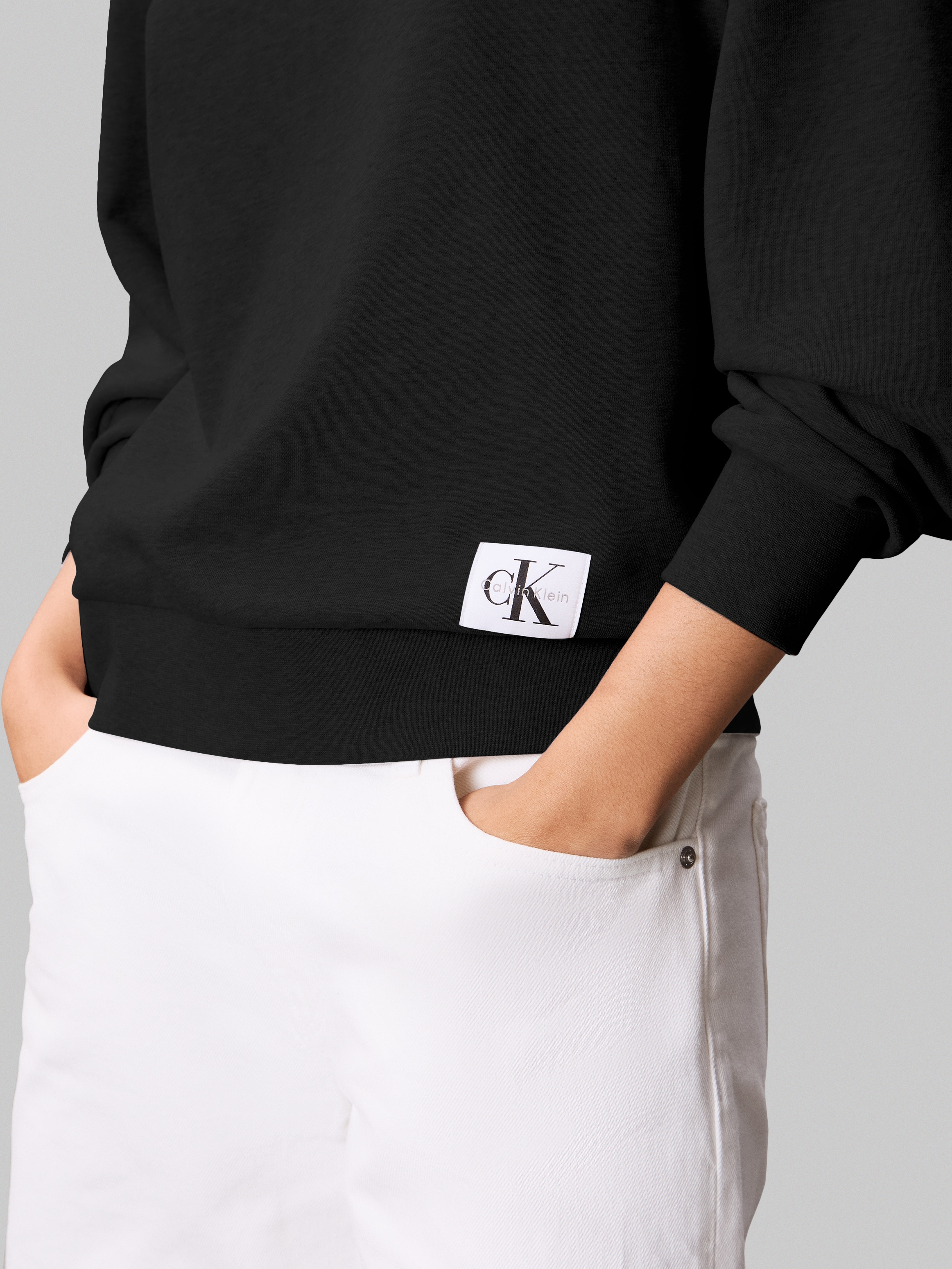 Calvin Klein Jeans Sweatshirt »A- LS BADGE LOGO TERRY CREW NK«, Mit Rundhalsausschnitt