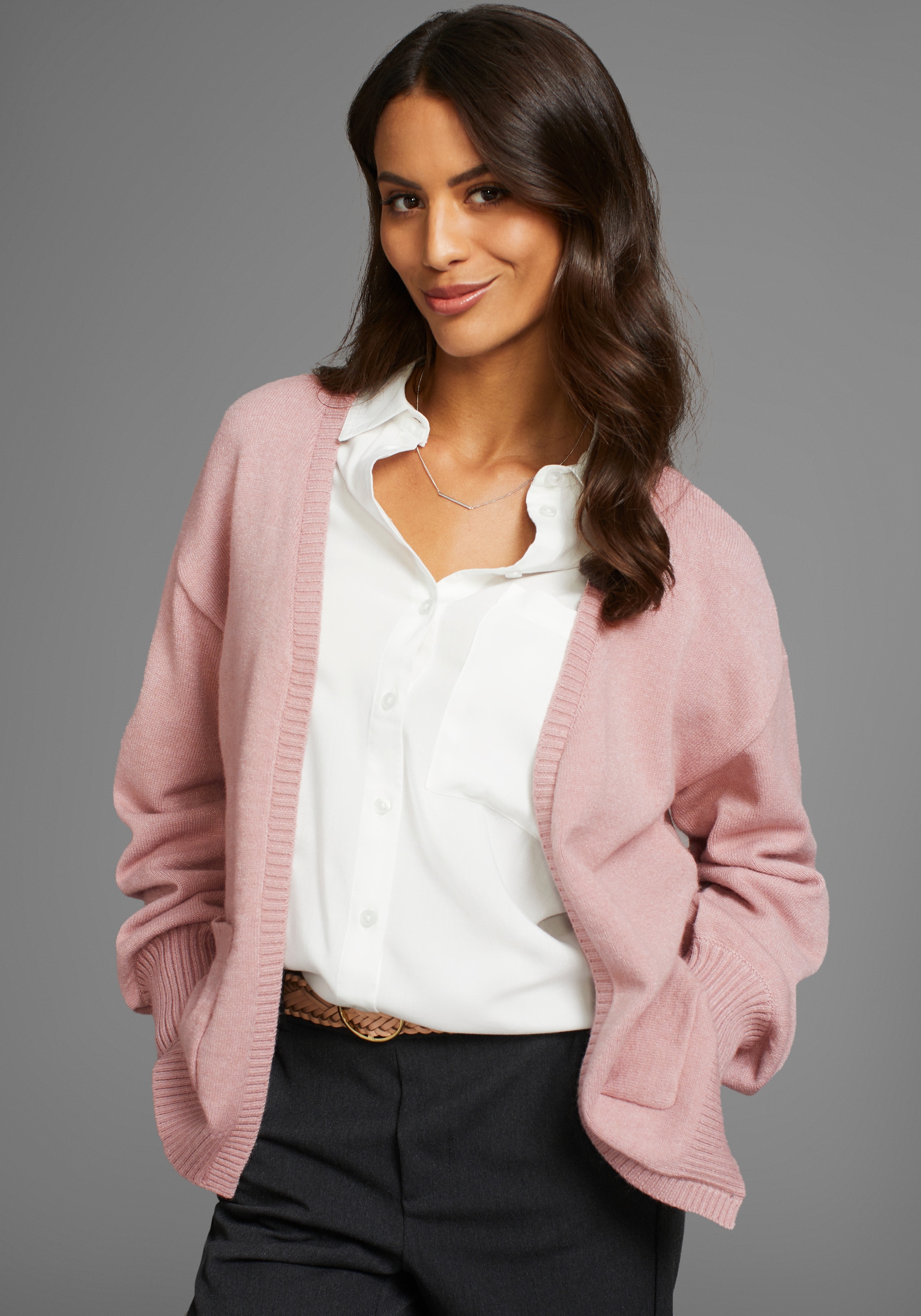 Laura Scott Strickjacke, in Oversize