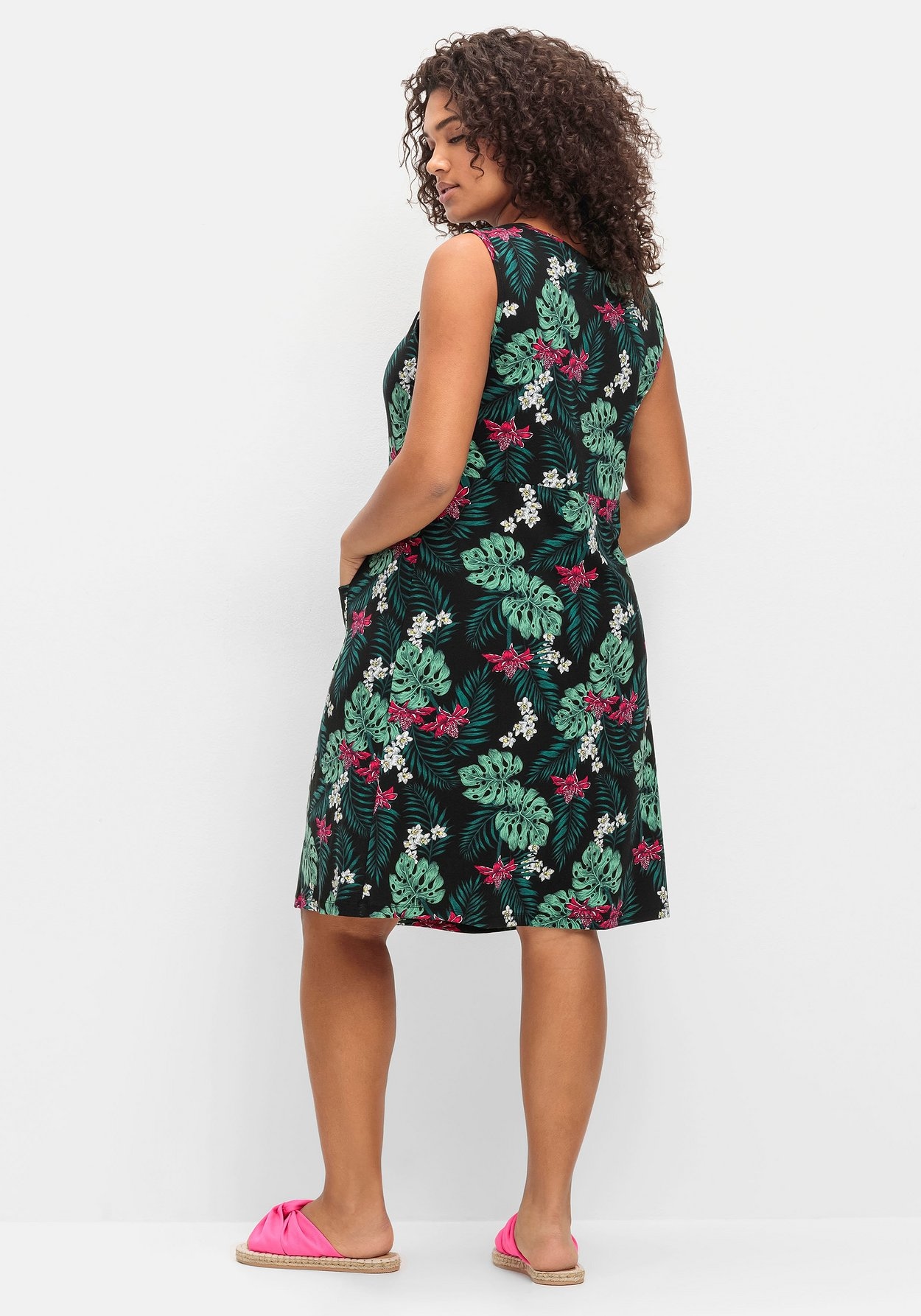 Sheego Sommerkleid »Ärmelloses Jerseykleid in leicht ausgestellter Form«