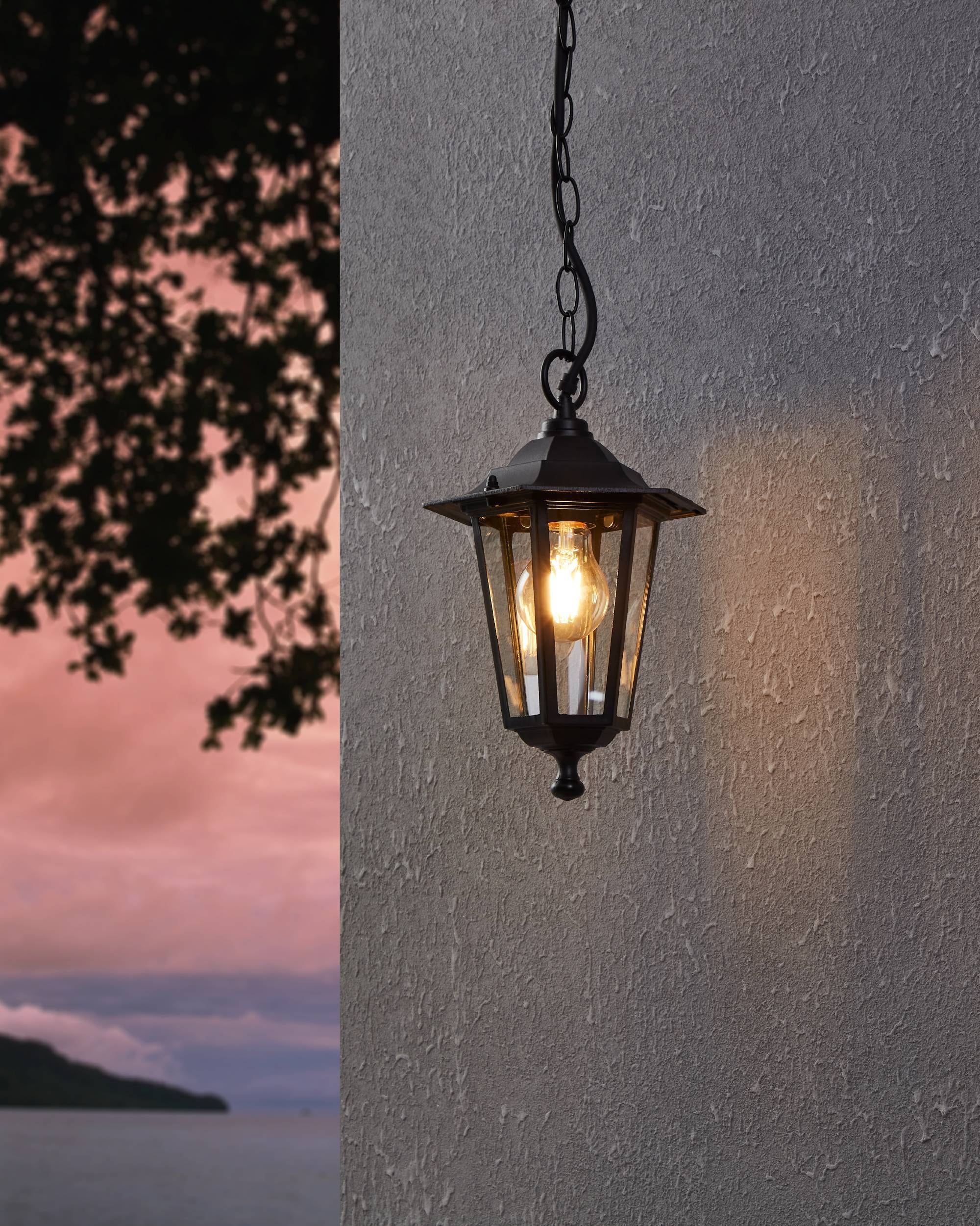 EGLO Hängeleuchte »LATERNA 4 Hängelampe schwarz, für Außenbereich, spritzwassergeschützt« E27 1 Stk. Außen-Hängelampe, aus Aluguss und Glas, E27, IP44, H90 x Ø20,5 cm