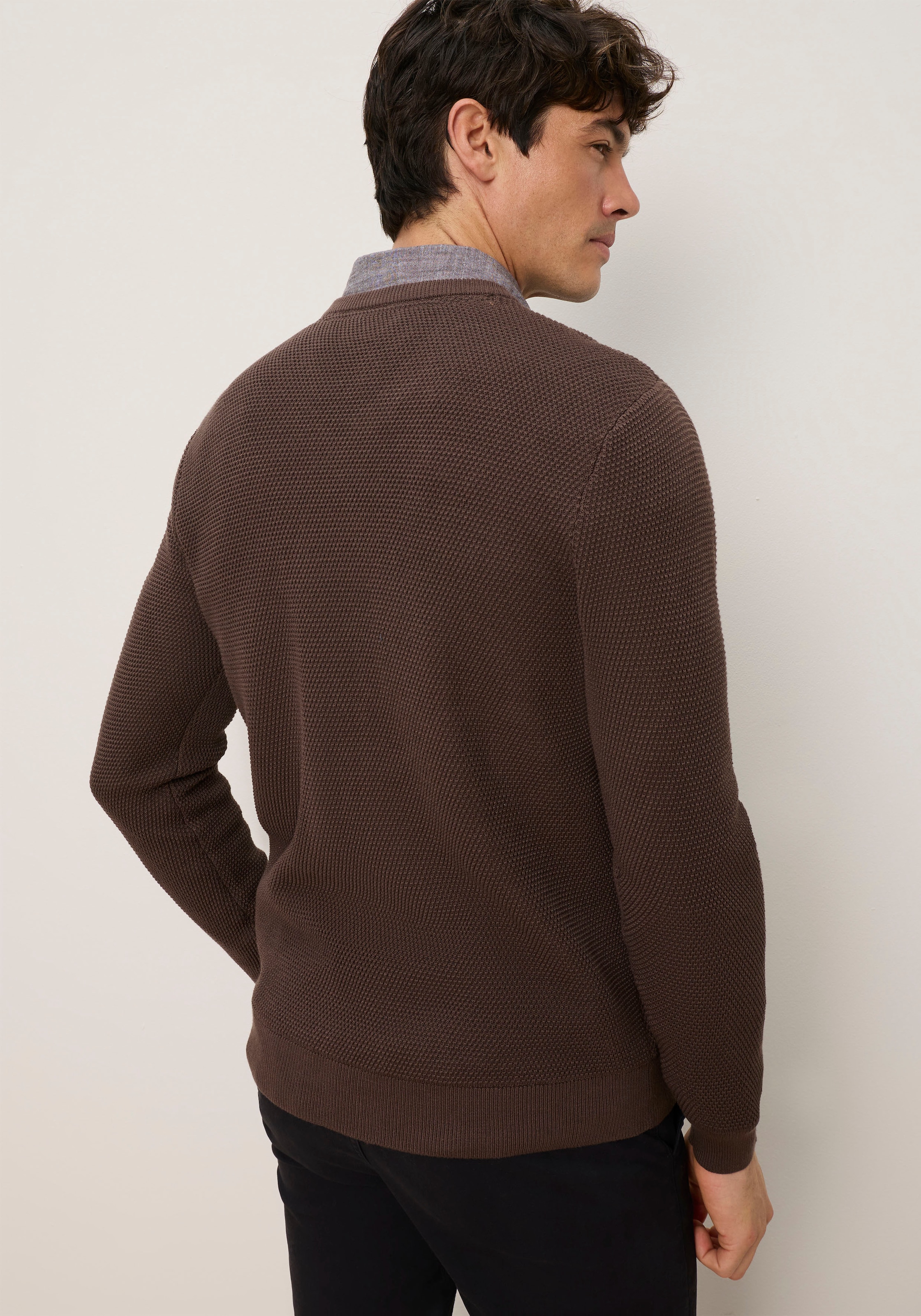 Man's World V-Ausschnitt-Pullover »Neue Kollektion! Highlight Strickstruktur« Strickmaterial, Rippbündchen am Ausschnitt, Regular Fit Passform
