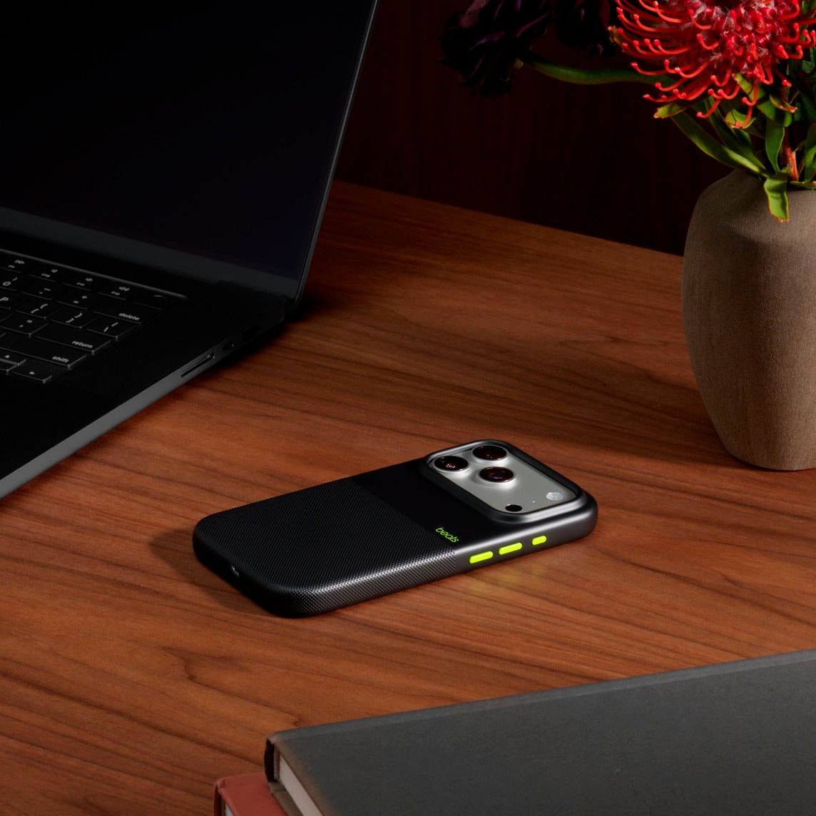 Apple Smartphone-Hülle »iPhone 17 Pro Rugged Case mit MagSafe und Kamerasteuerung« Apple iPhone 17 Pro 16,0 cm (6,3 Zoll)