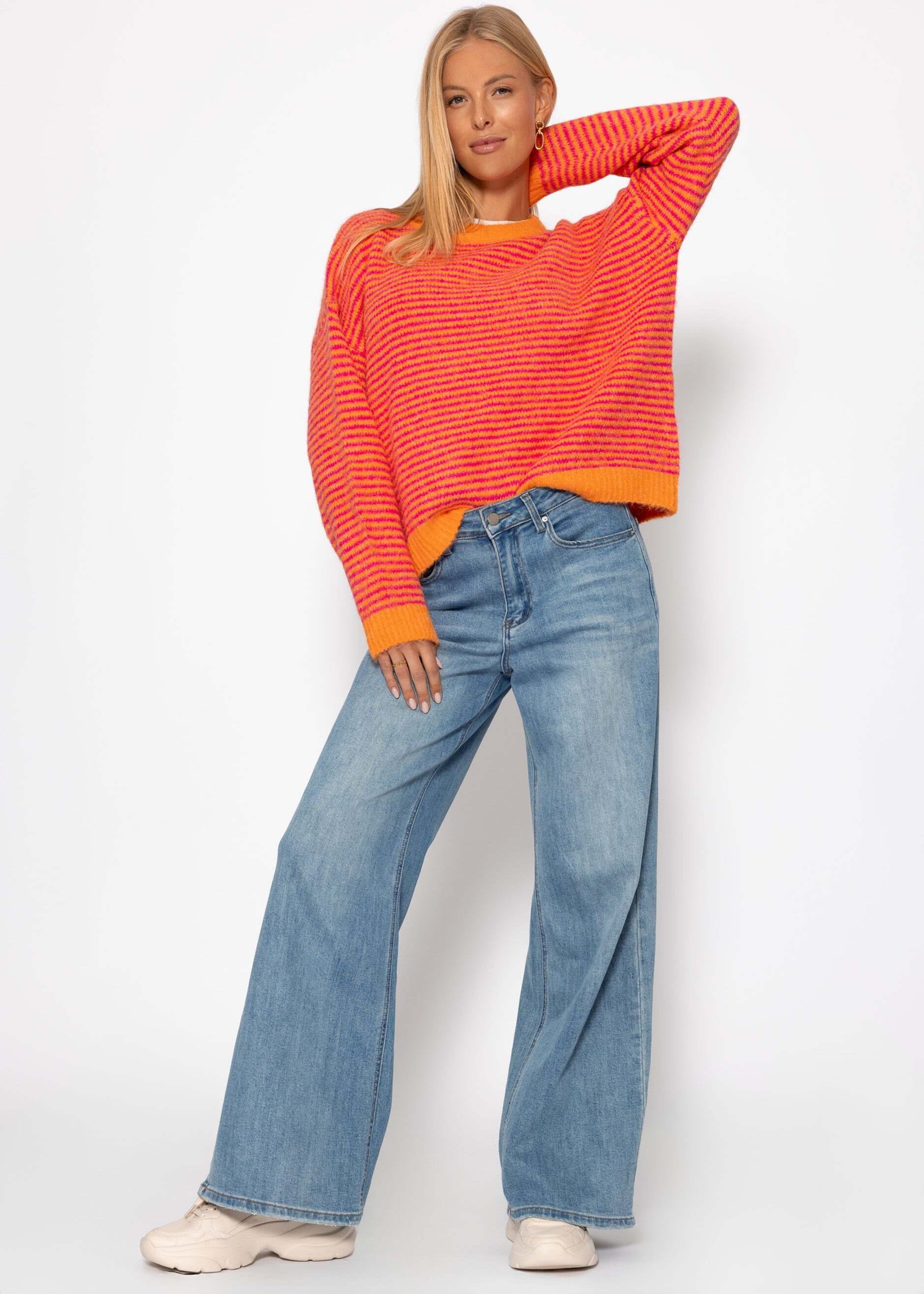 SASSYCLASSY Strickpullover »Gestreifter Pullover« Weicher Strickpullover mit lockerer Passform und Rundhalsausschnitt