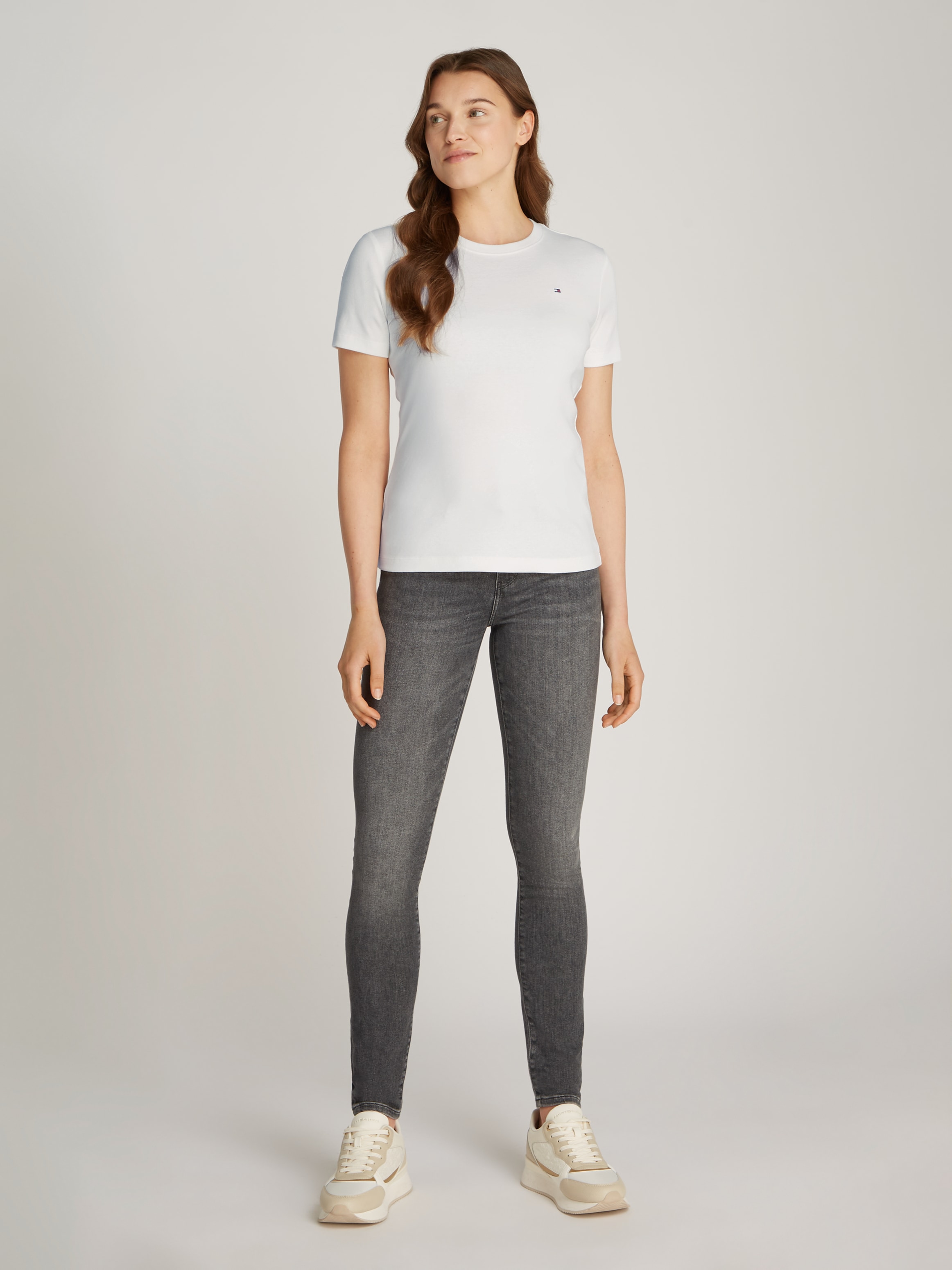 Tommy Hilfiger T-Shirt »SLIM CODY C-NK SS«, mit Logostickerei