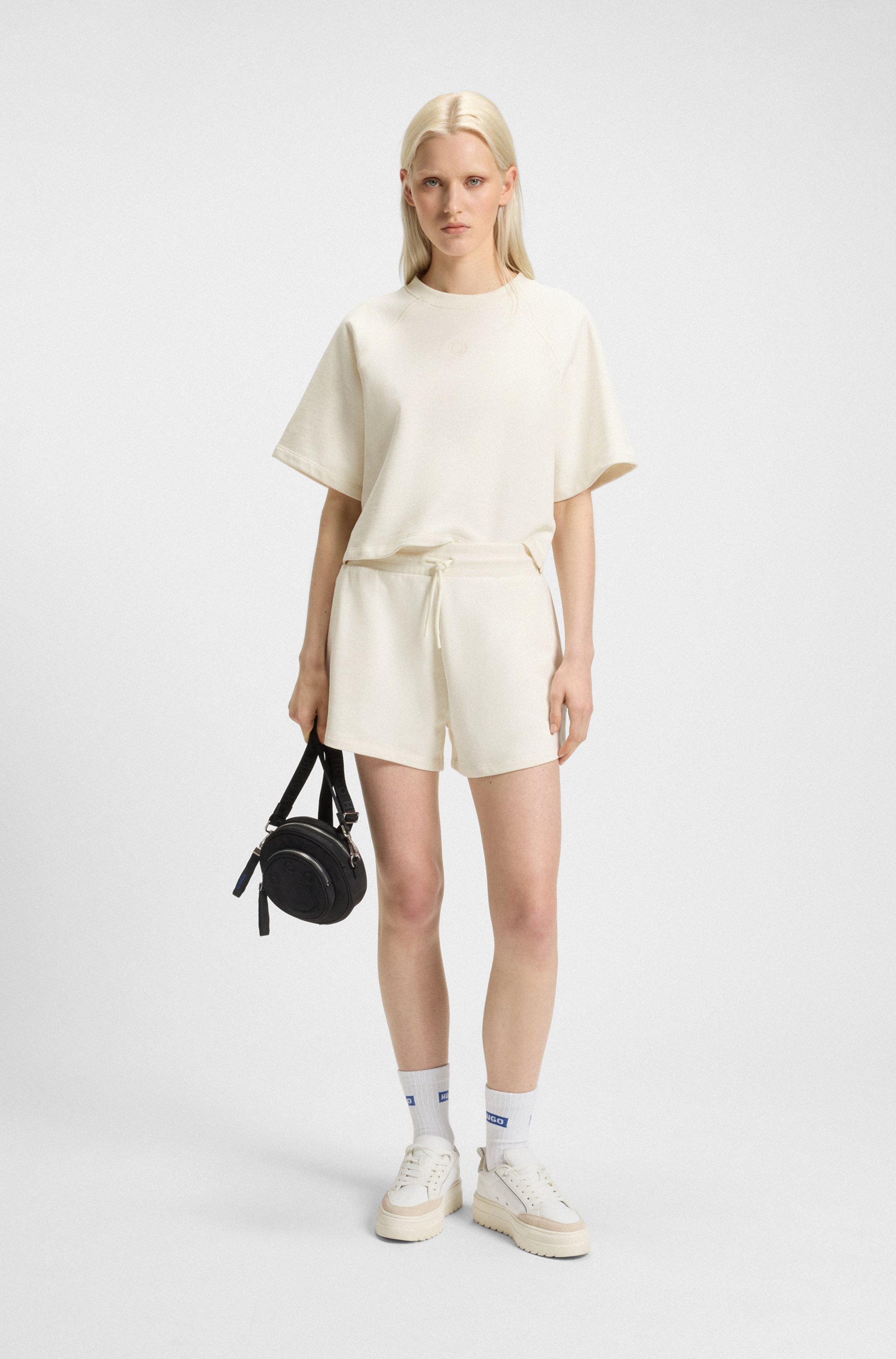 HUGO Blue Sweatshorts »Norlina«, in bequemer Passform