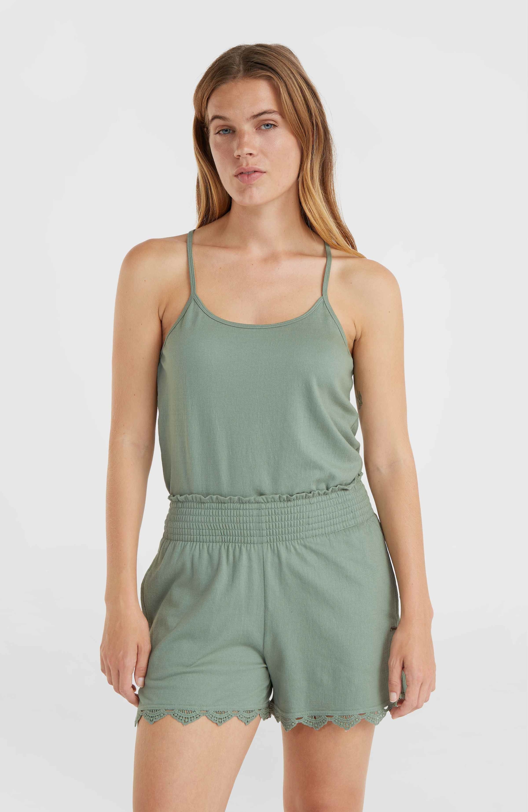 O'Neill Sweatshorts »ESSENTIALS AVA SMOCKED SHORTS«, mit Häkeldetails