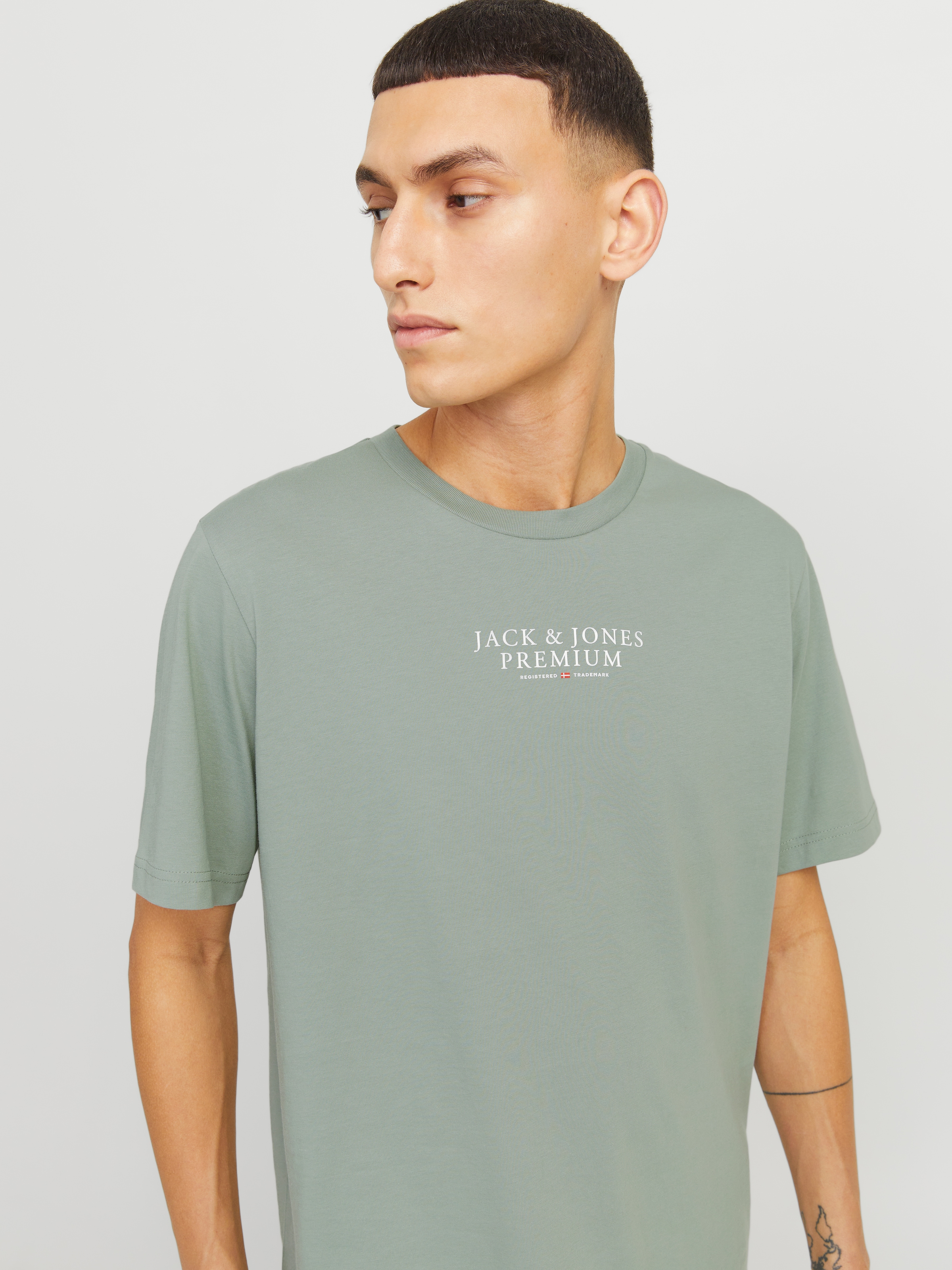 Jack & Jones Rundhalsshirt »JPRBLUARCHIE TEE CREW NECK« mit Logo Print