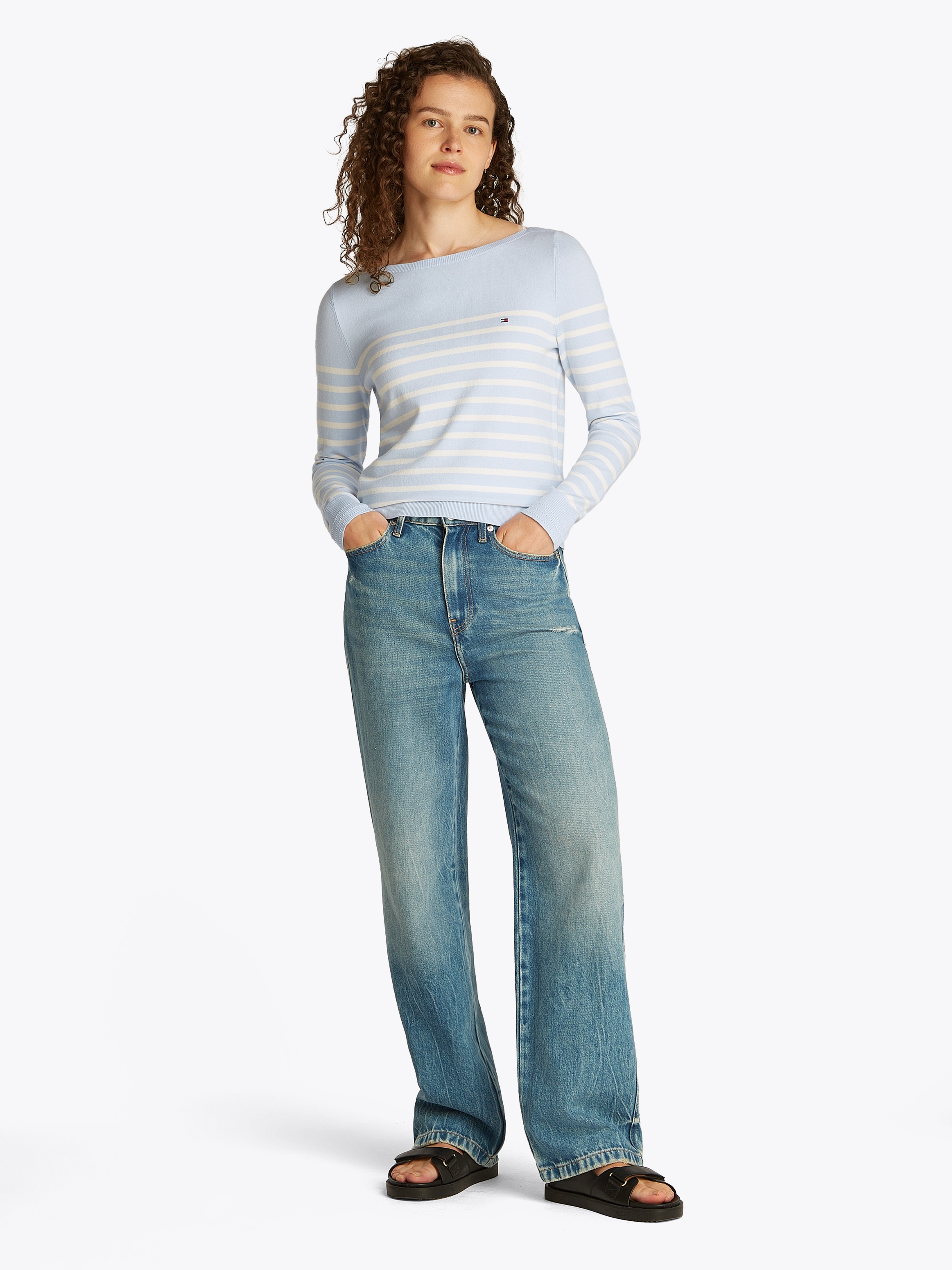 Tommy Hilfiger Strickpullover »CO JERSEY STITCH BOAT-NK SWEATER«, mit Tommy Hilfiger Logo-Flag am Ärmel