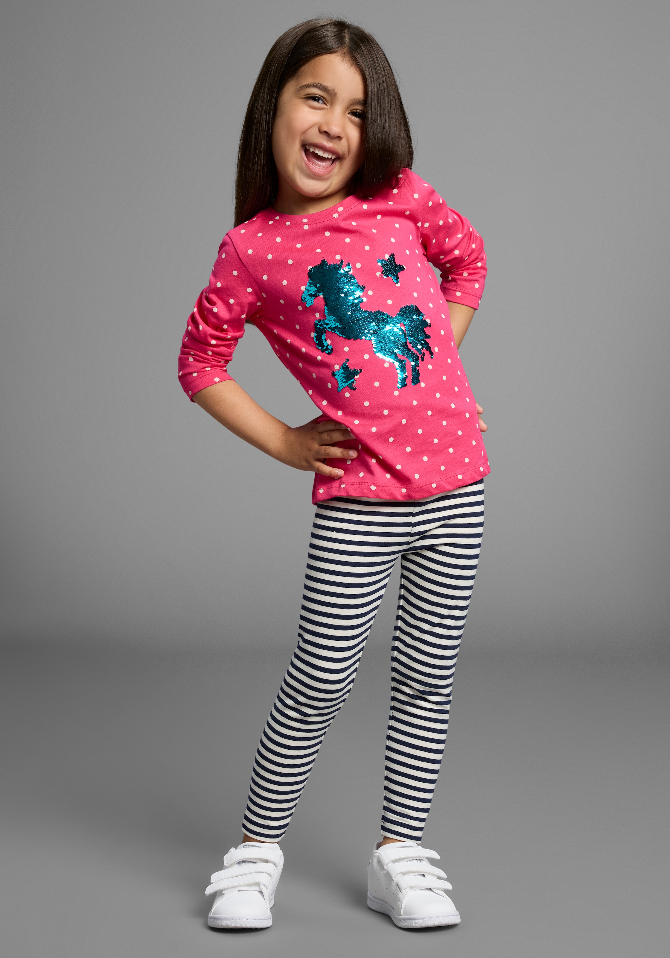 KIDSWORLD Langarmshirt »für kleine Mädchen«, Langarm, Basic-Passform, bedruckt, Rundhalsausschnitt