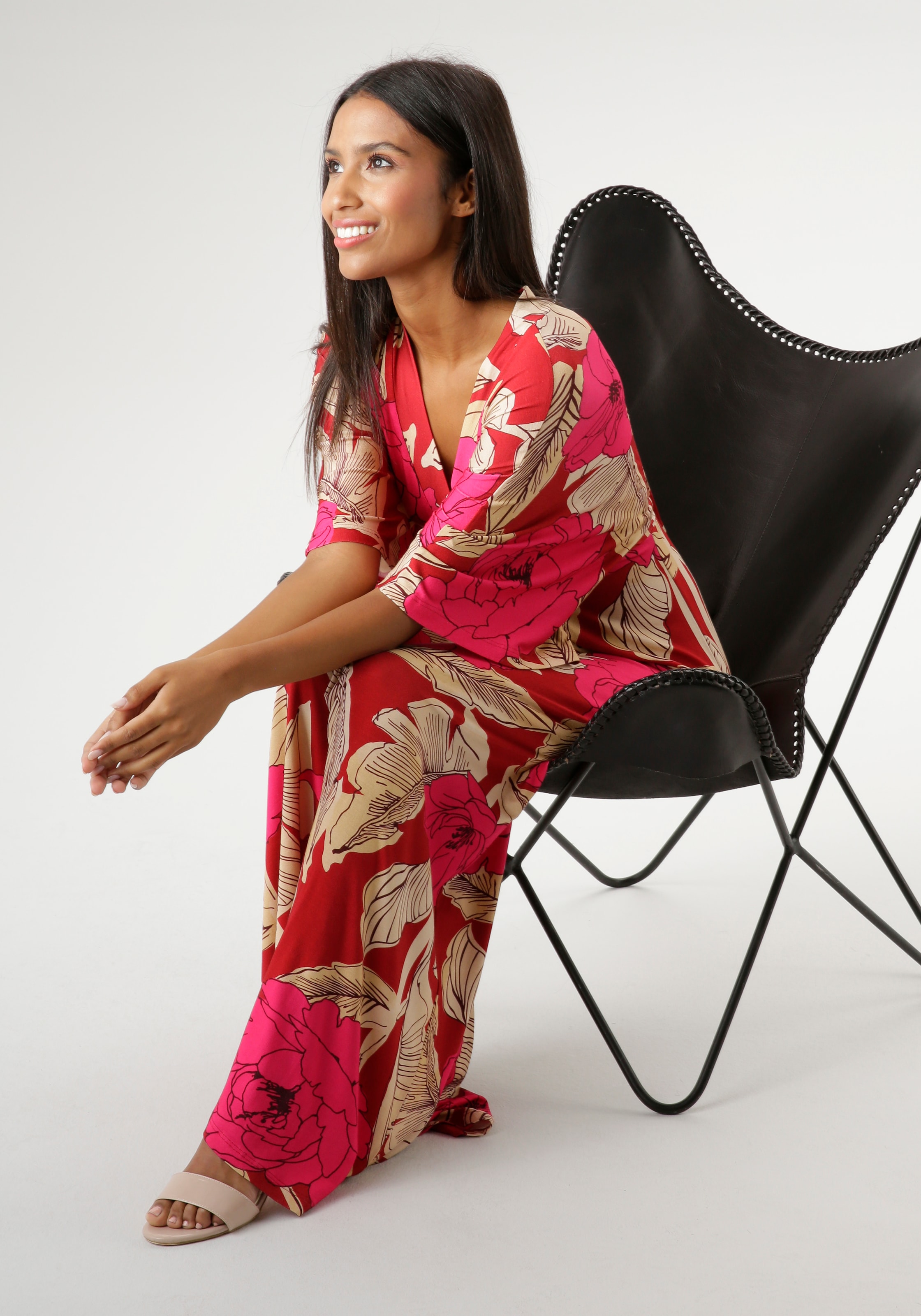 Aniston SELECTED Sommerkleid, mit großflächigem Blüten- und Blätterdruck