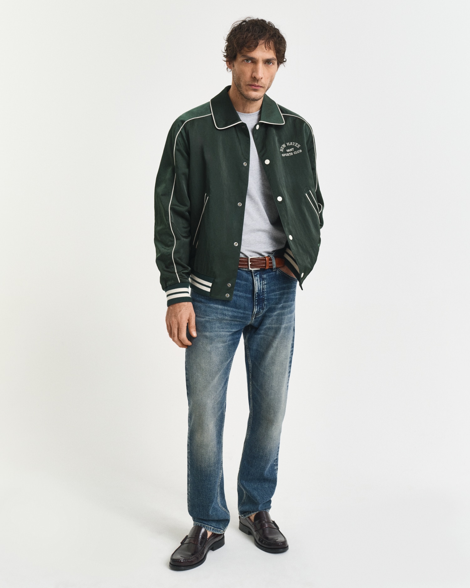 Gant T-Shirt »SLIM SHIELD SS T-SHIRT« mit Logostickerei auf der Brust