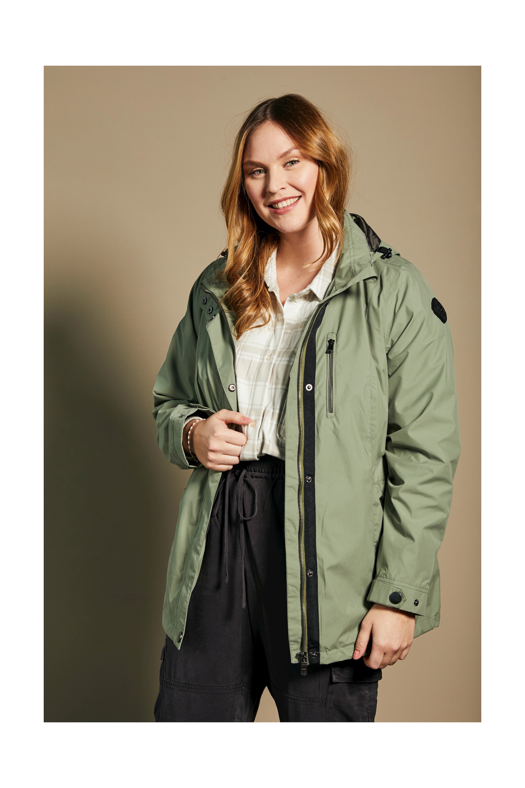 STOY Outdoorjacke »Thiant WMN JCKT C«, 100% wasserdichte STOY-Jacke, abnehmbare Kapuze, umweltfreundlich