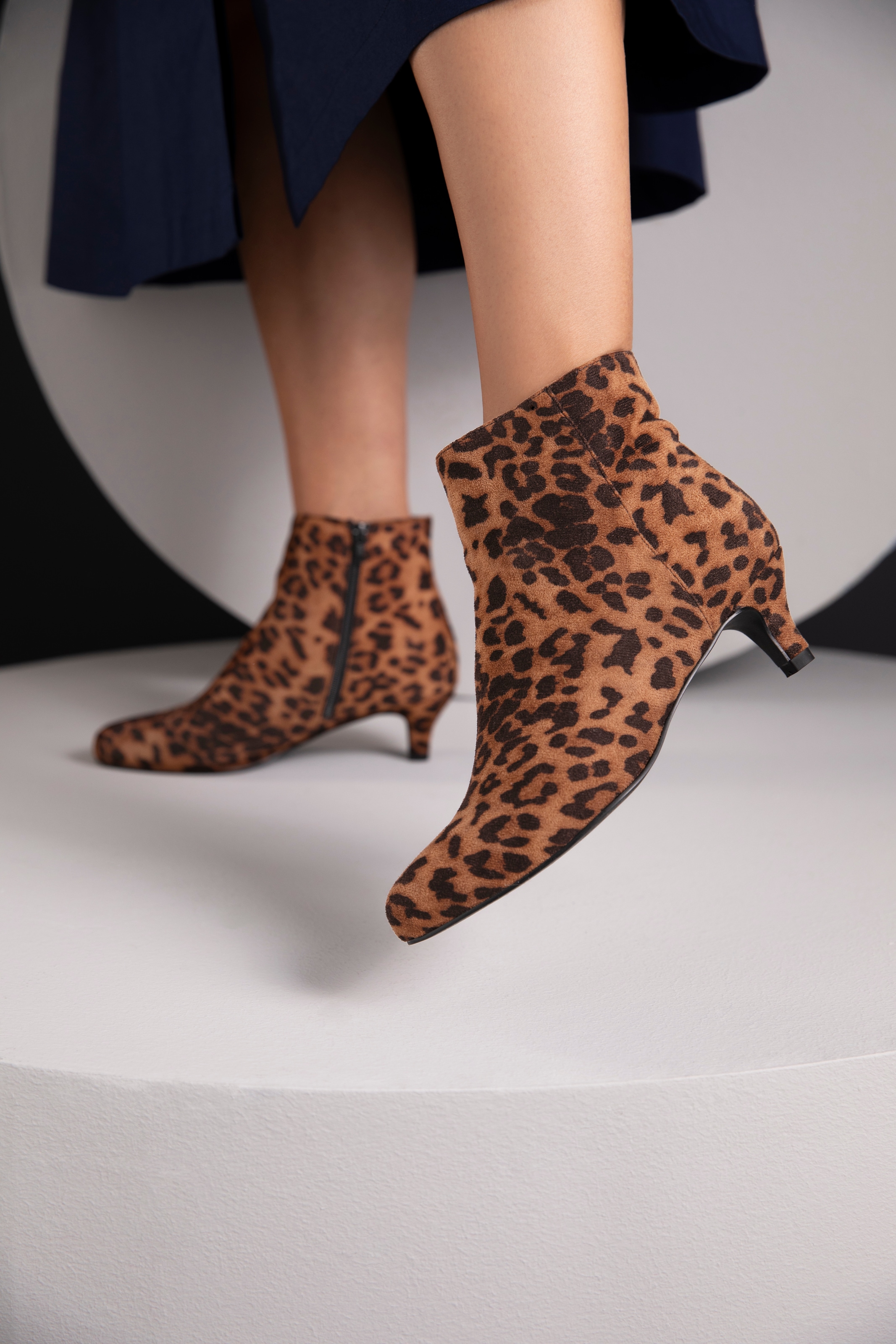 Aniston SHOES Stiefelette  , Reißverschluss-Ankelboots, Trichterabsatz - NEUE KOLLEKTION