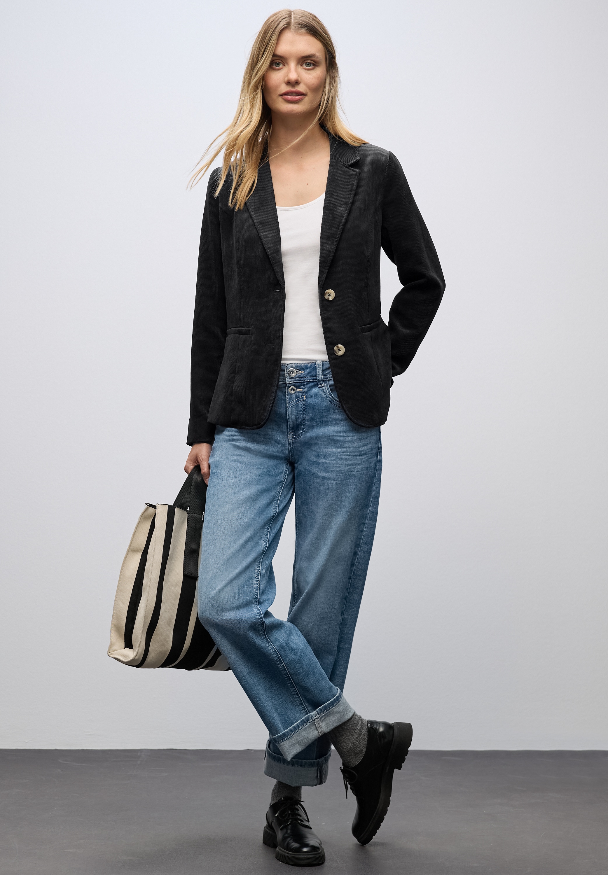 STREET ONE Kurzblazer, mit Reverskragen und aus Cord