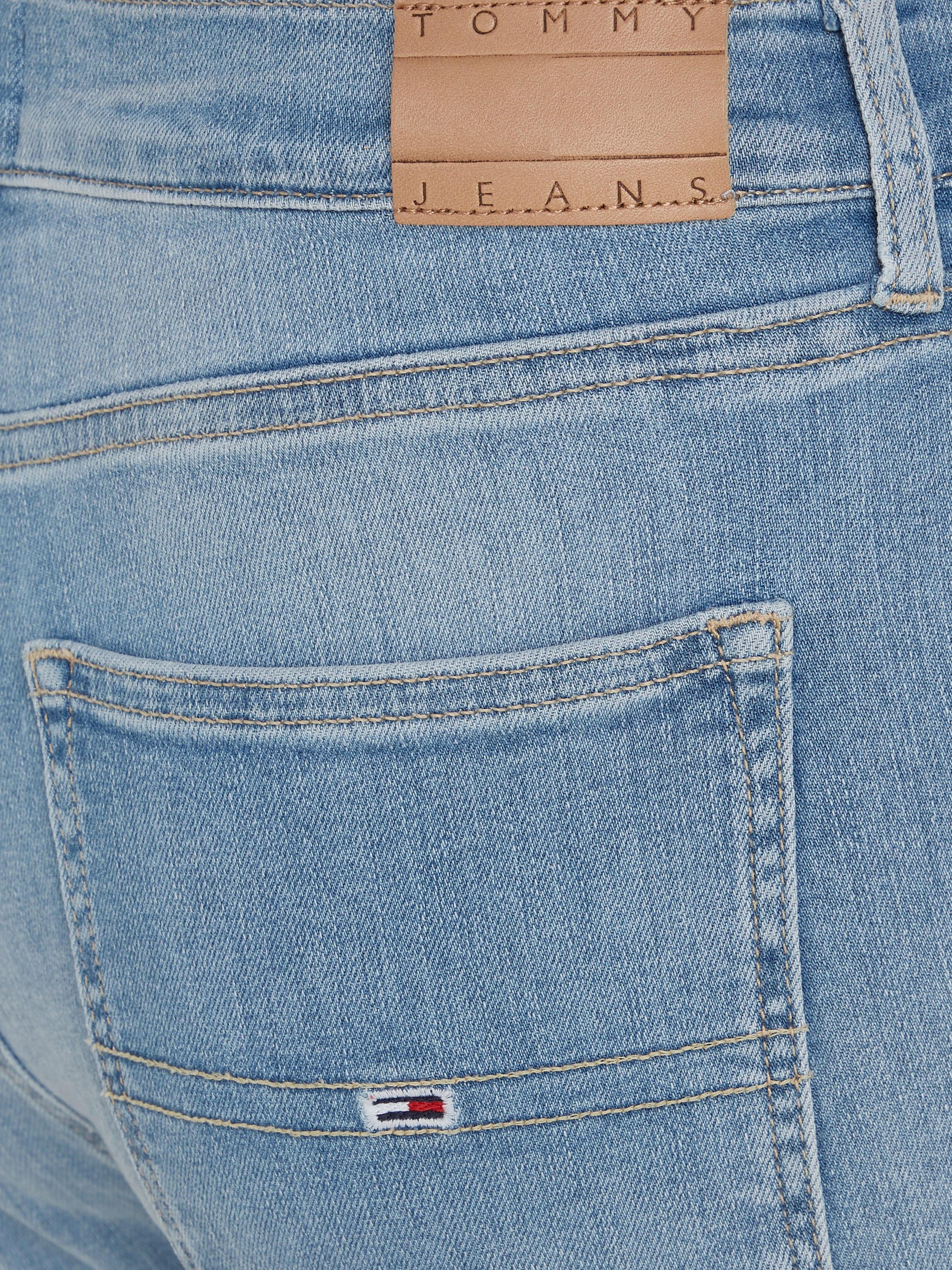 Tommy Jeans Skinny-fit-Jeans »Sylvia High Rise Skinny«, mit Logo-Badge