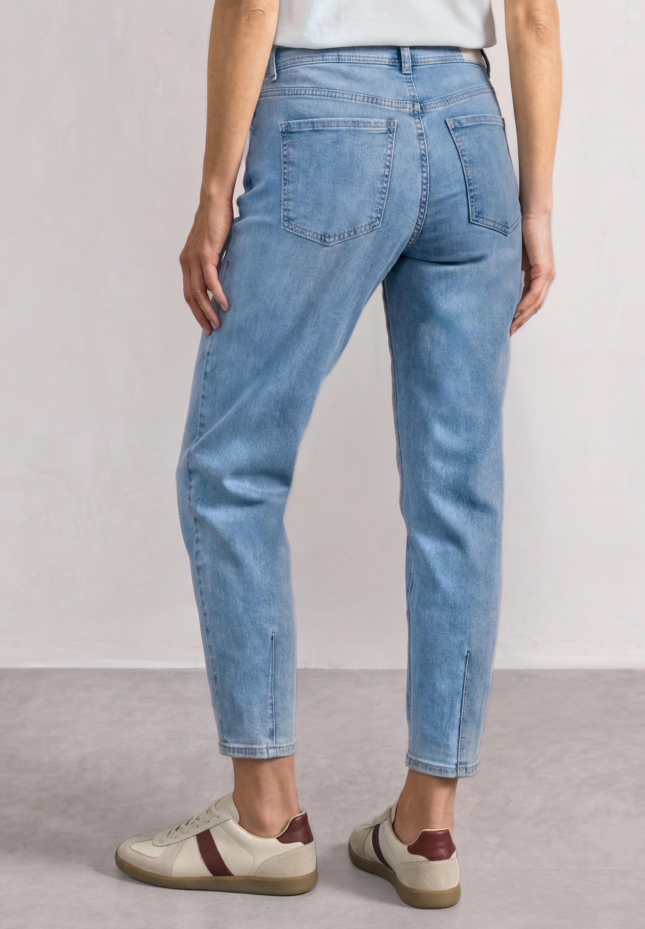 STREET ONE Loose-fit-Jeans »Style Karlie« Barrel Legs / mit Viskose und Stretch