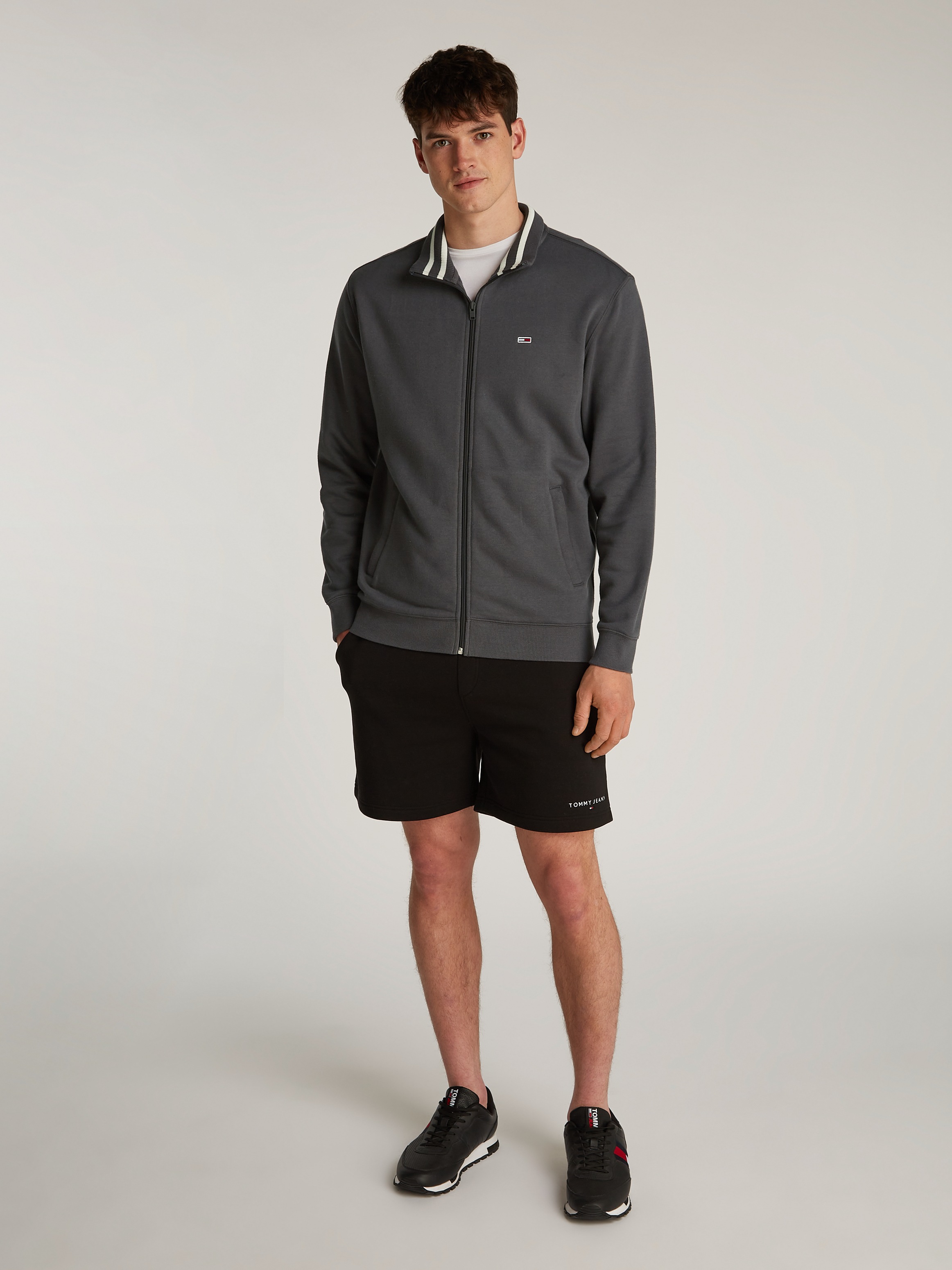 Tommy Jeans Plus Sweatjacke »TJM REG FLEECE ZIP THRU EXT«, in Großen Größen, Logostickerei