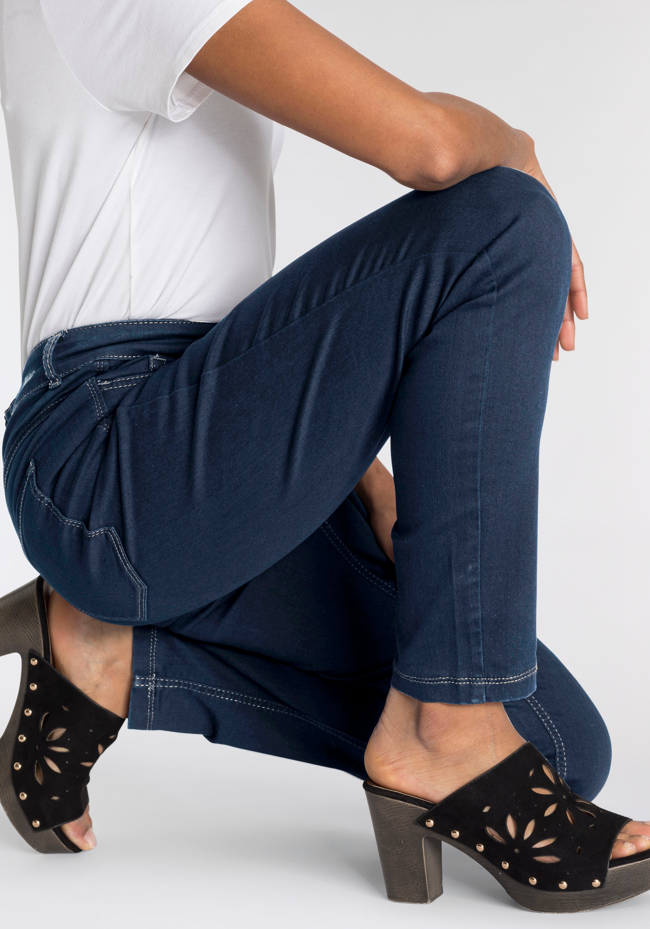 Skinny-fit-Jeans »Hiperstretch-Skinny«, bei Power-Stretch ganzen ♕ MAC bequem Qualität sitzt Tag den