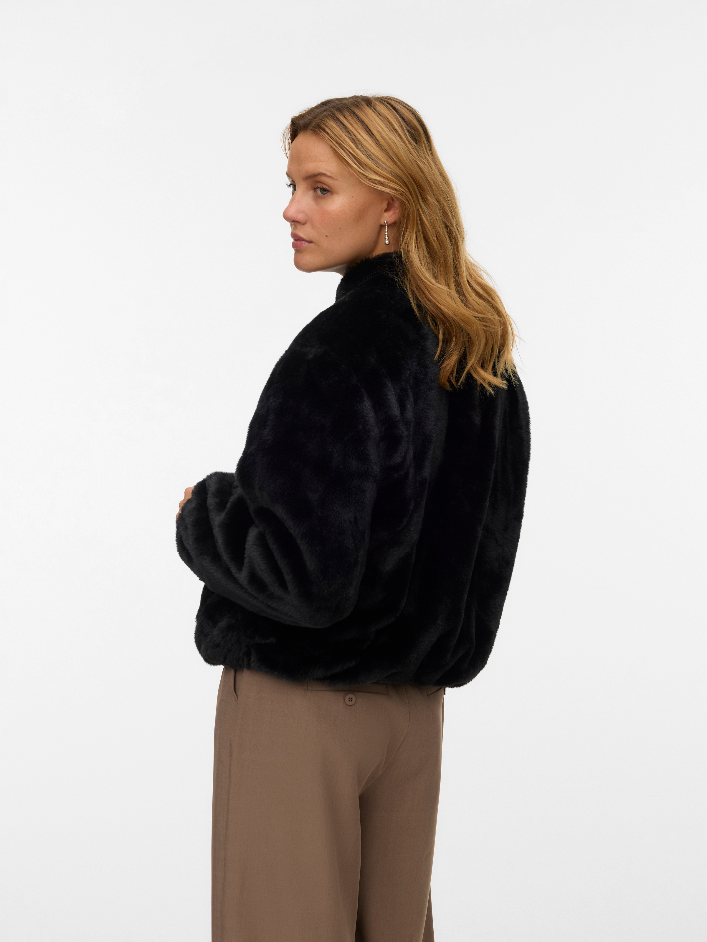 Vero Moda Fellimitatjacke »VMSONJALIGA SHORT JACKET GA BOO« ohne Kapuze Kunstfaser
